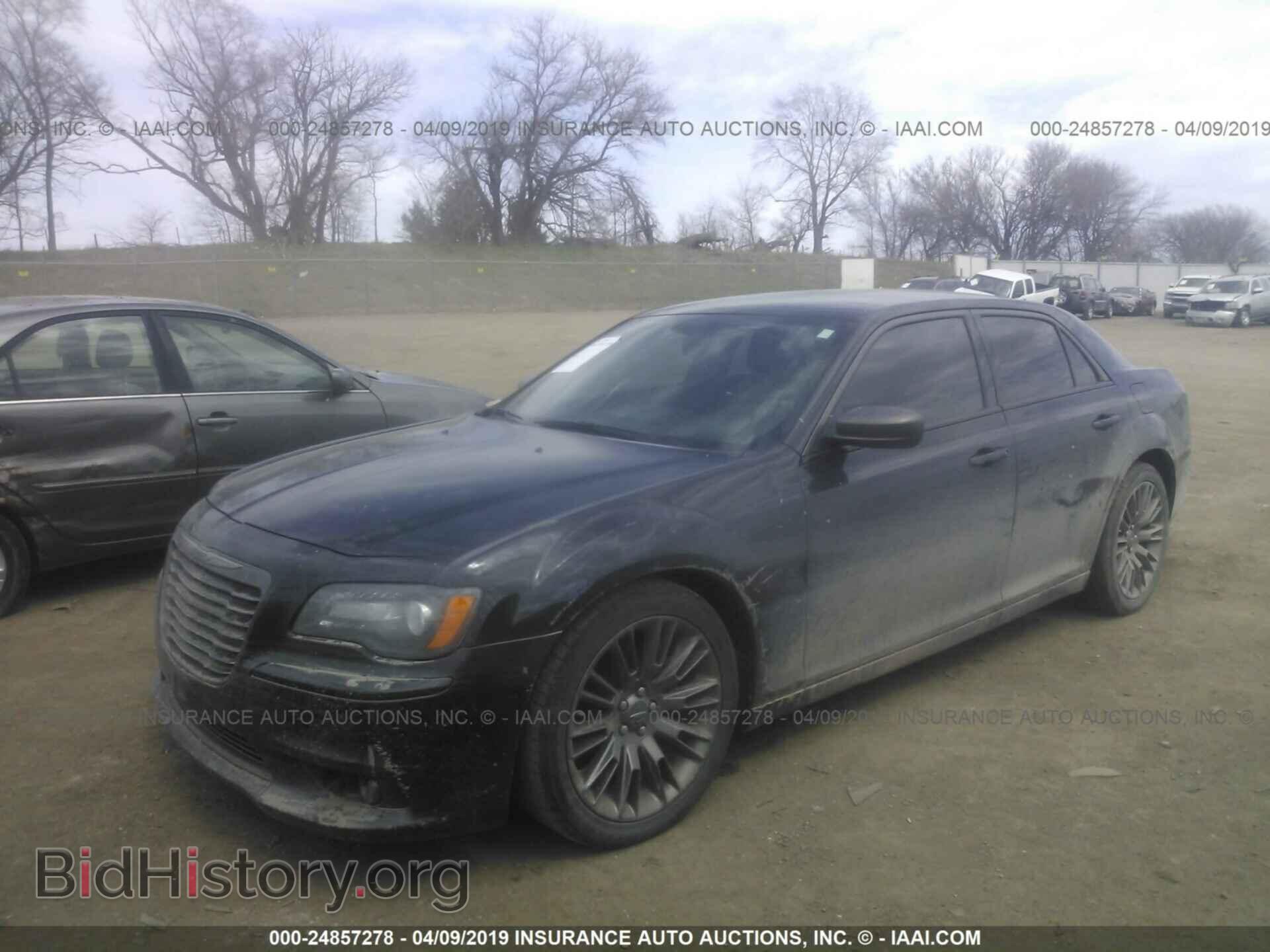 2013 CHRYSLER 300C - VIN: 2C3CCADGXDH744972 - Фото 2