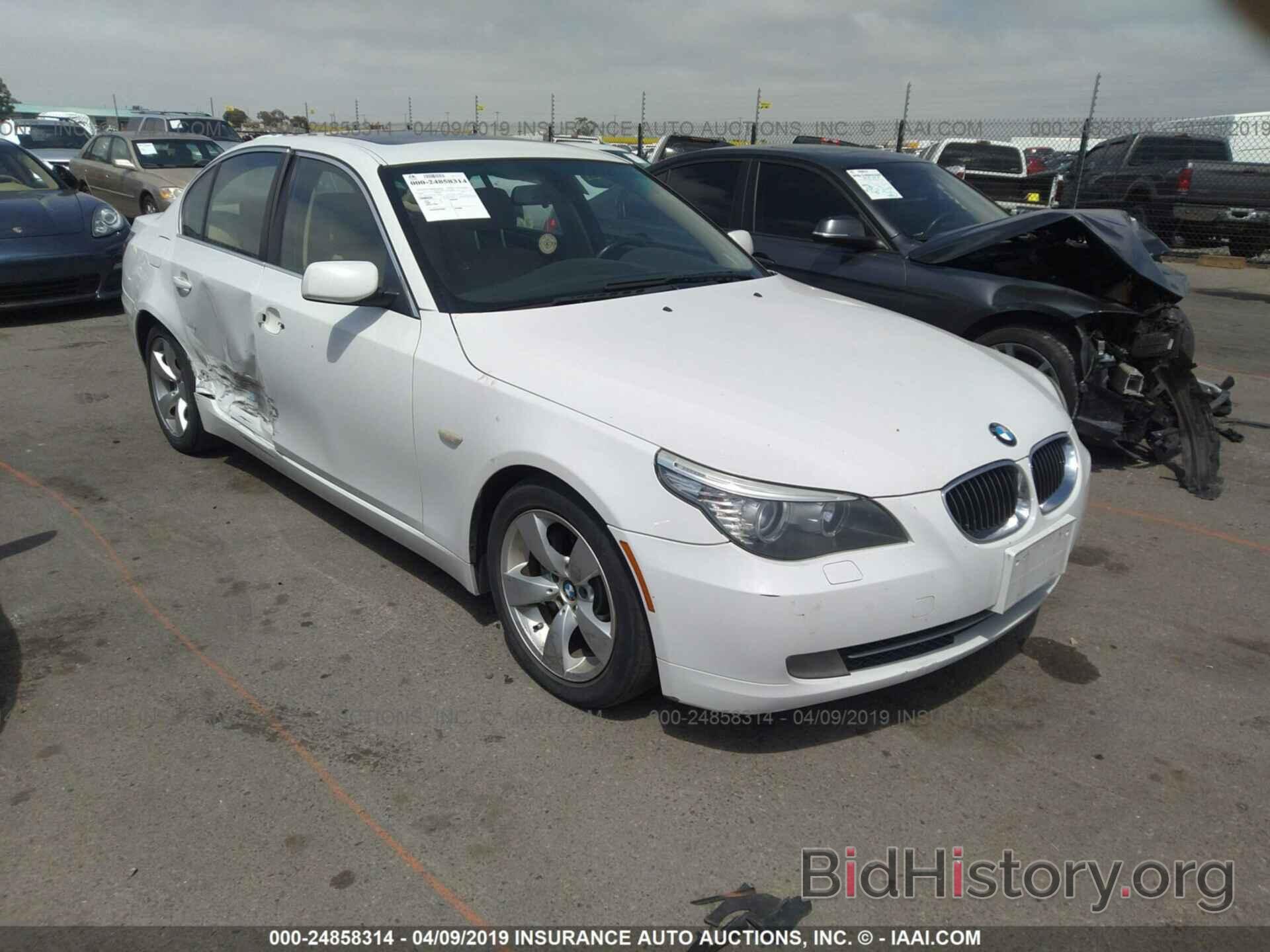 Photo WBANU53518CT07442 - BMW 528 2008