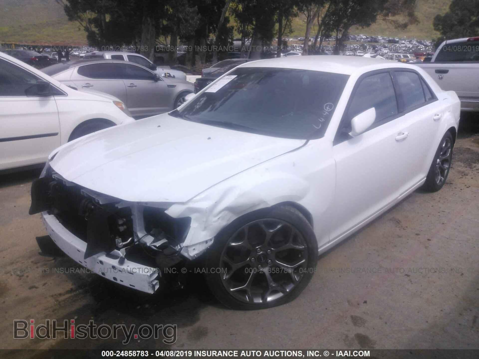2017 CHRYSLER 300 - VIN: 2C3CCABGXHH645951 - Фото 2