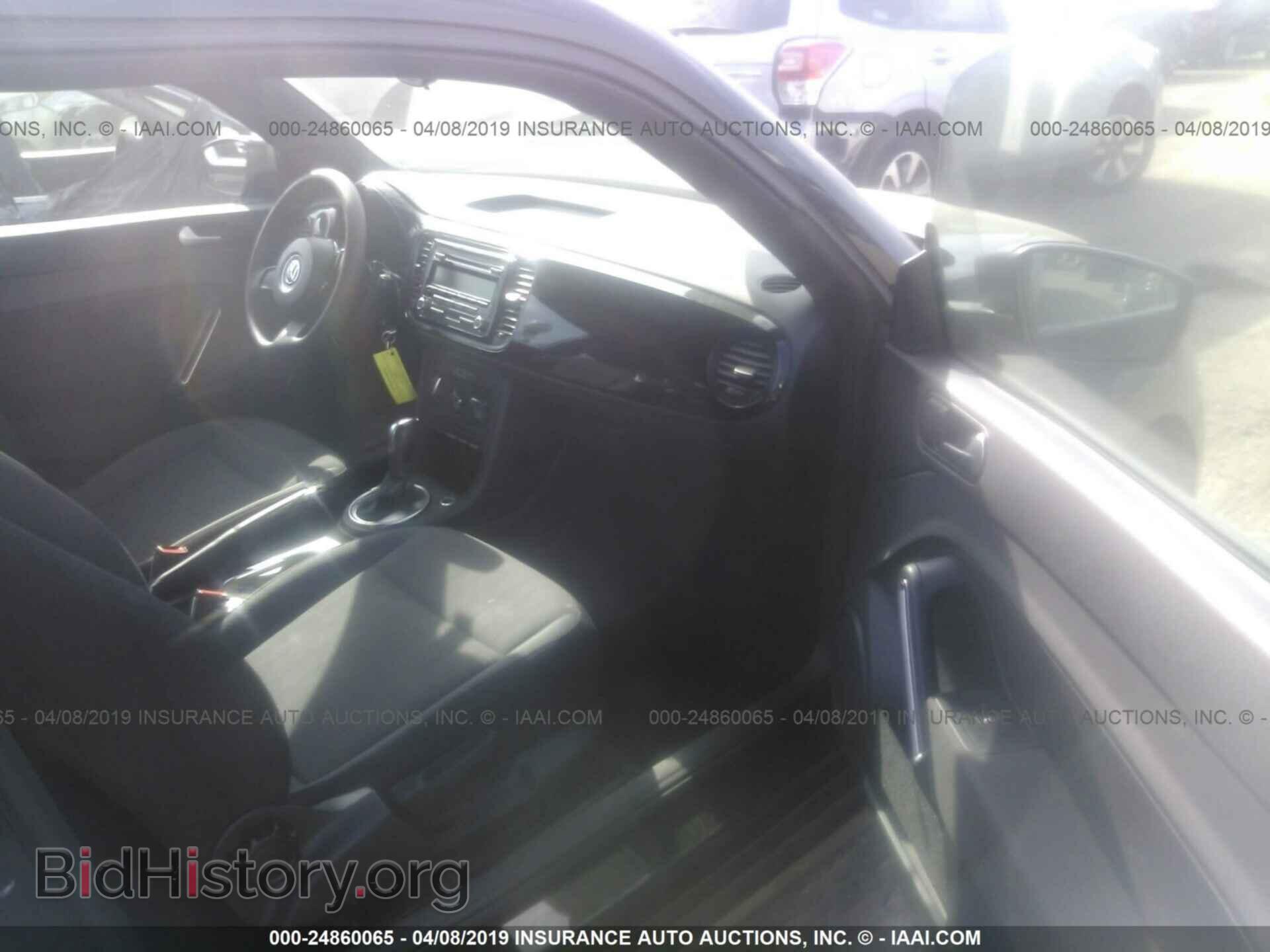 2012 VOLKSWAGEN BEETLE - VIN: 3VWFP7AT5CM641201 - Фото 5
