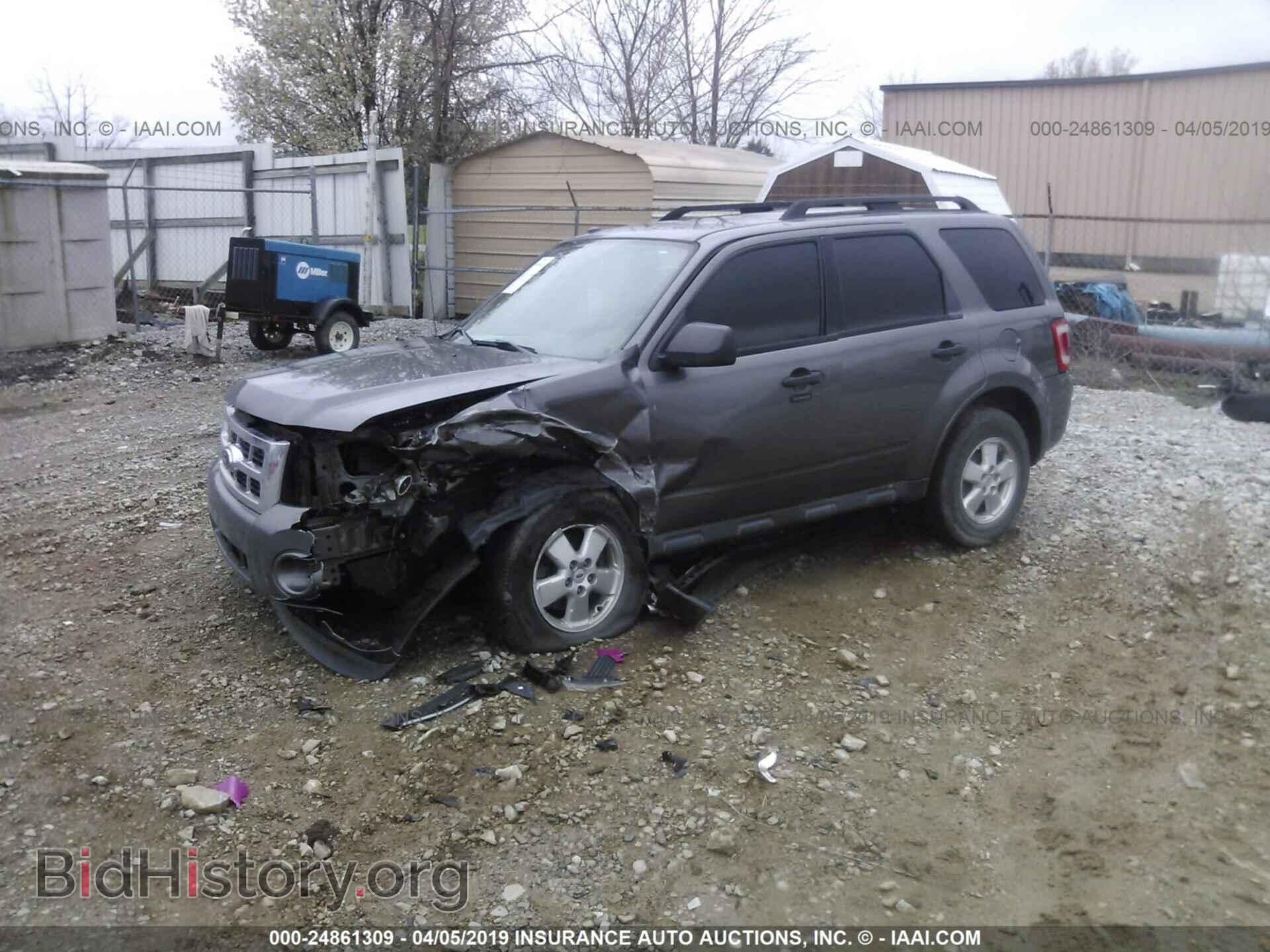 2011 FORD ESCAPE - VIN: 1FMCU0D74BKB36420 - Photo 2