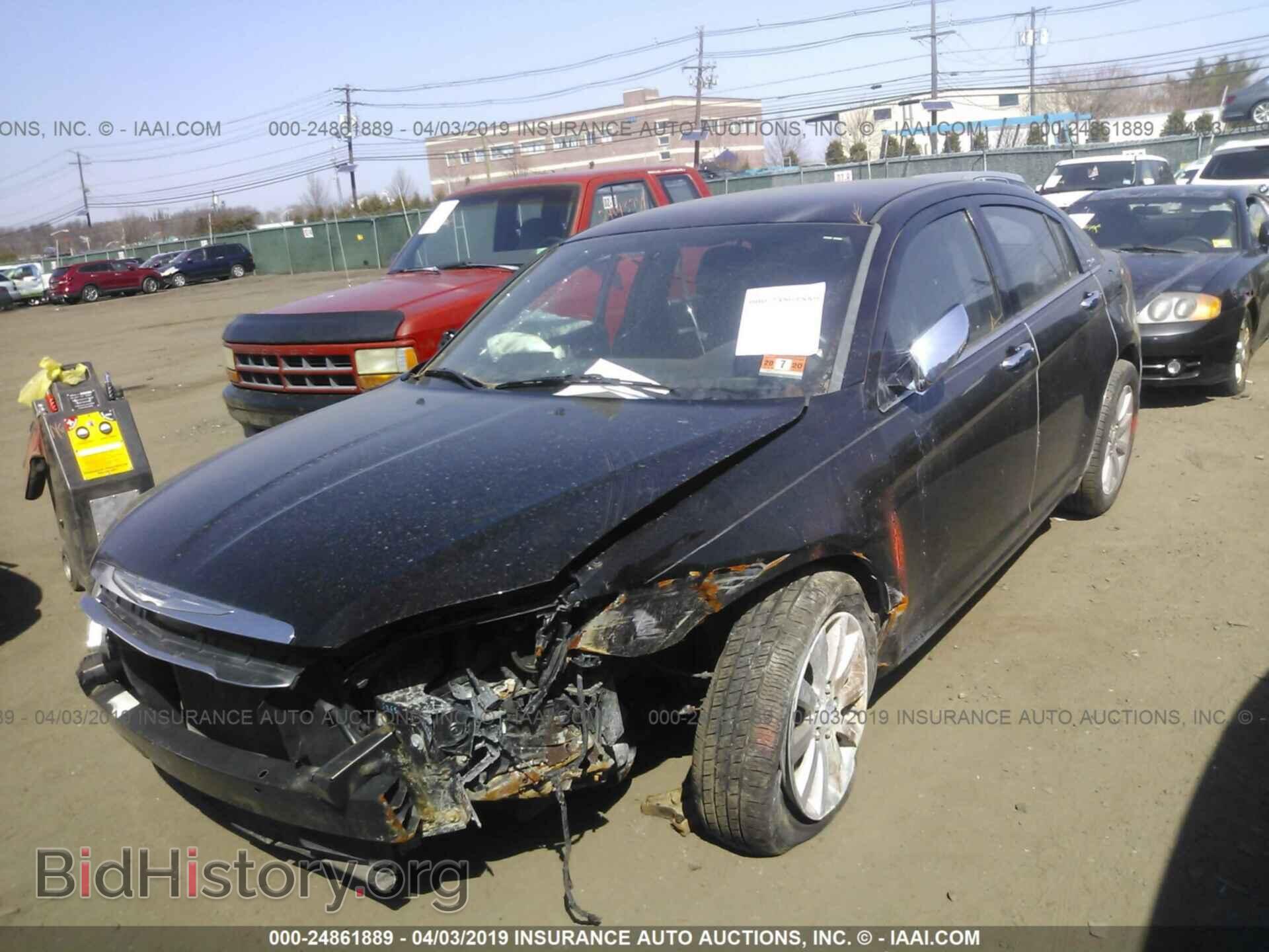 2013 CHRYSLER 200 - VIN: 1C3CCBCG8DN507685 - Фото 2