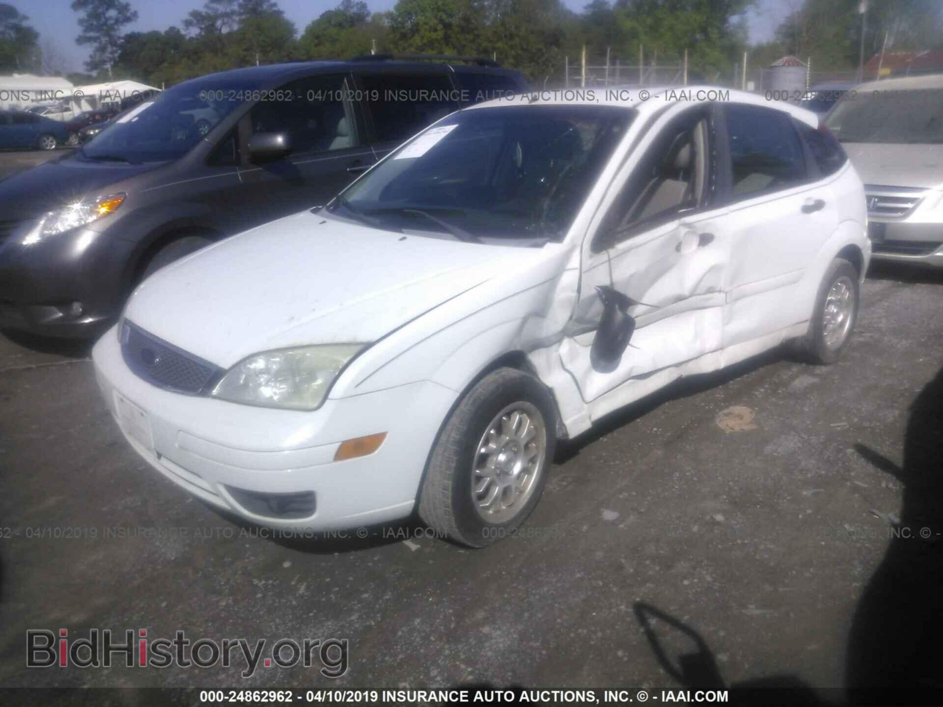 2006 FORD FOCUS - VIN: 1FAFP37N06W208190 - Фото 2