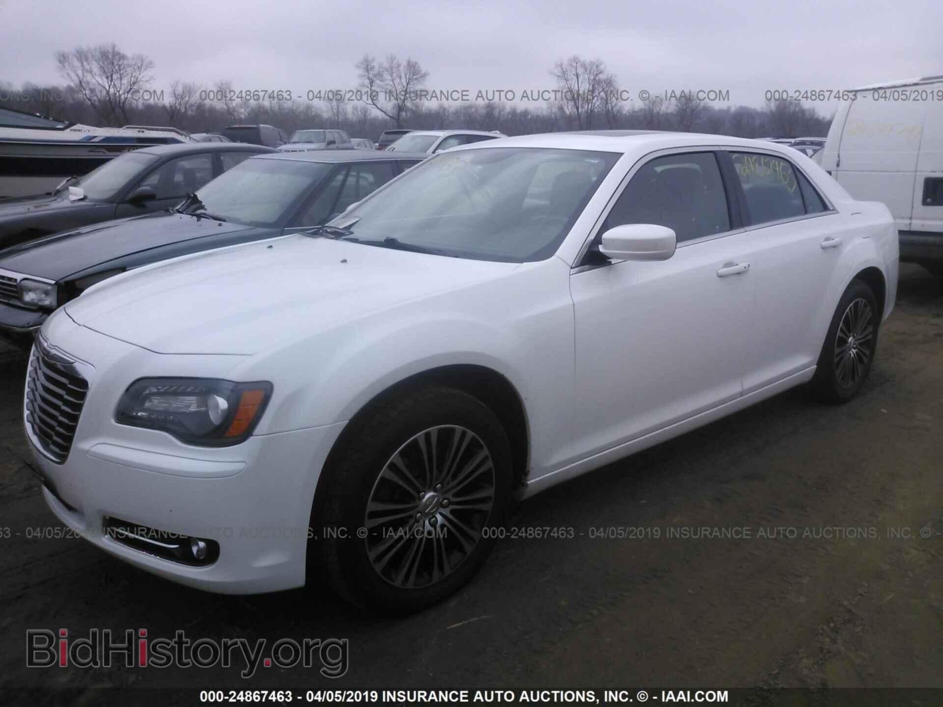 2014 CHRYSLER 300 - VIN: 2C3CCAGG9EH179692 - Фото 2