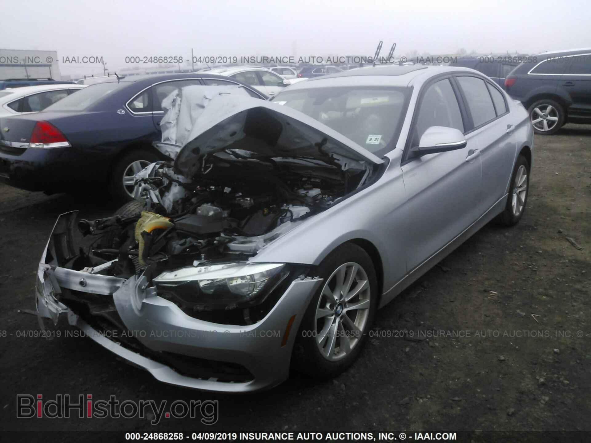 2016 BMW 320 - VIN: WBA8E5G58GNT94084 - Photo 2