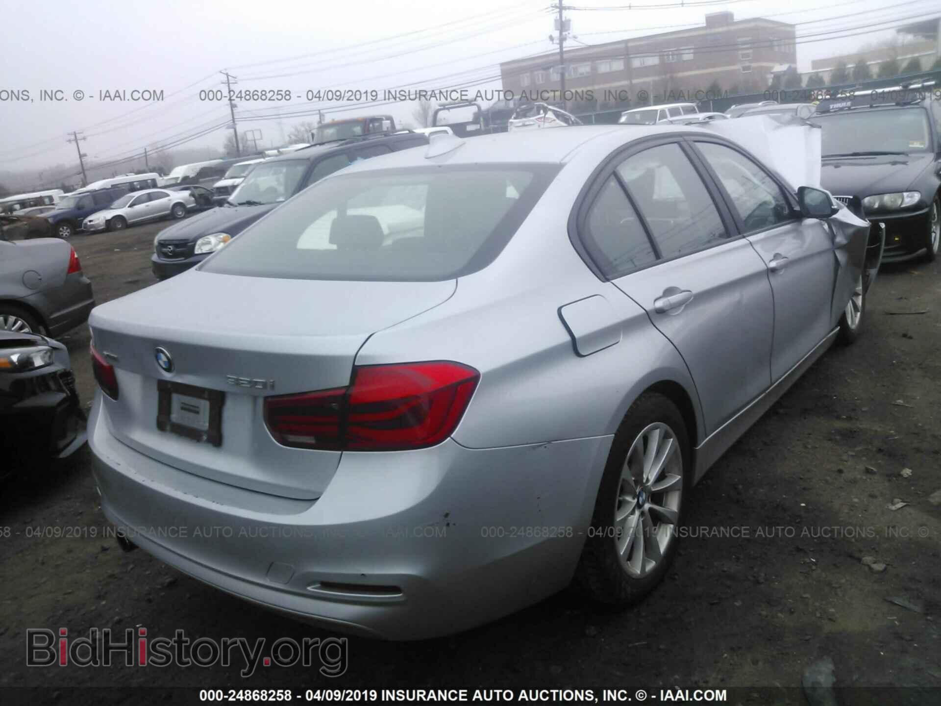 2016 BMW 320 - VIN: WBA8E5G58GNT94084 - Photo 4
