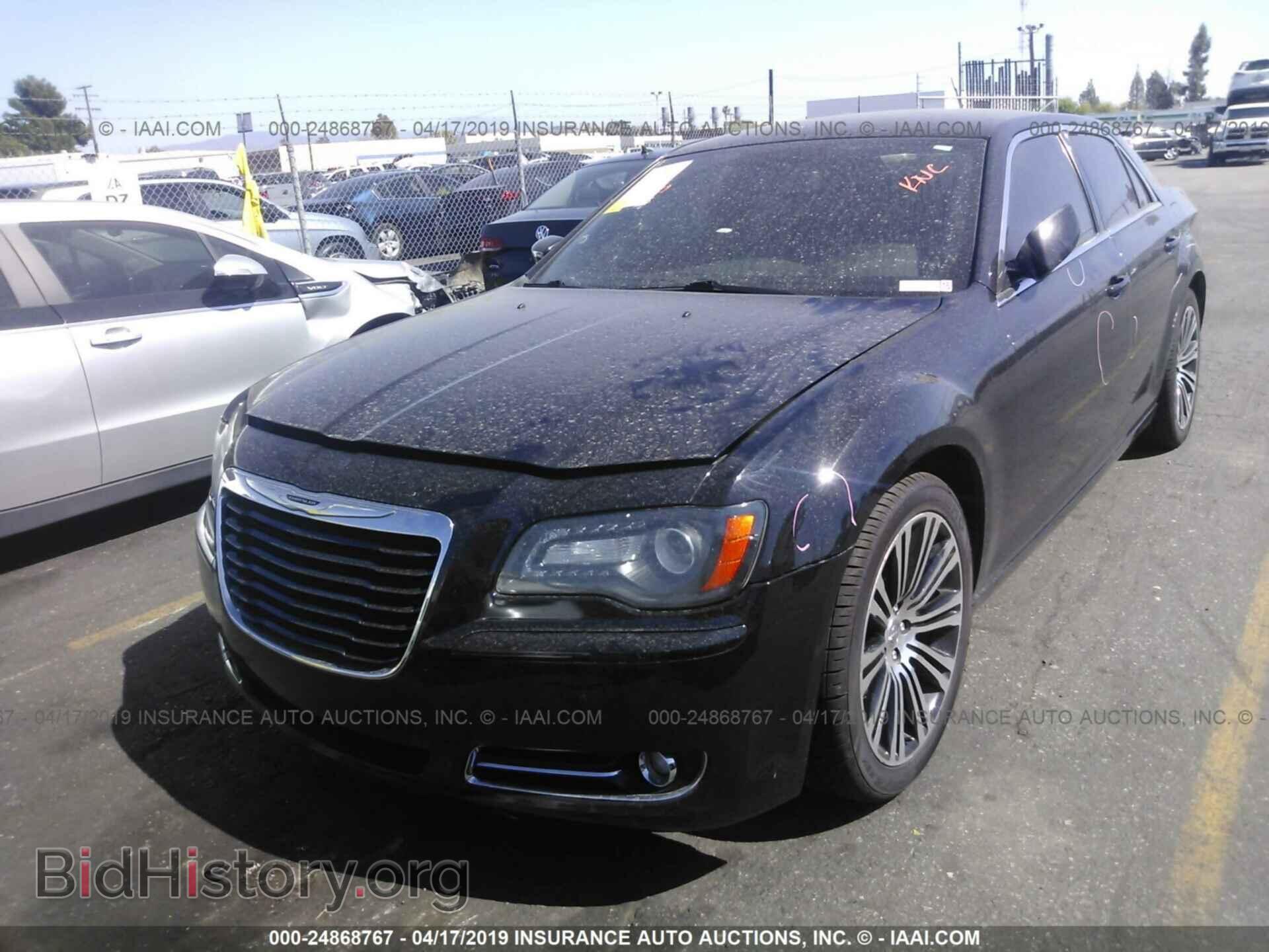 2013 CHRYSLER 300 - VIN: 2C3CCABG5DH611927 - Фото 2