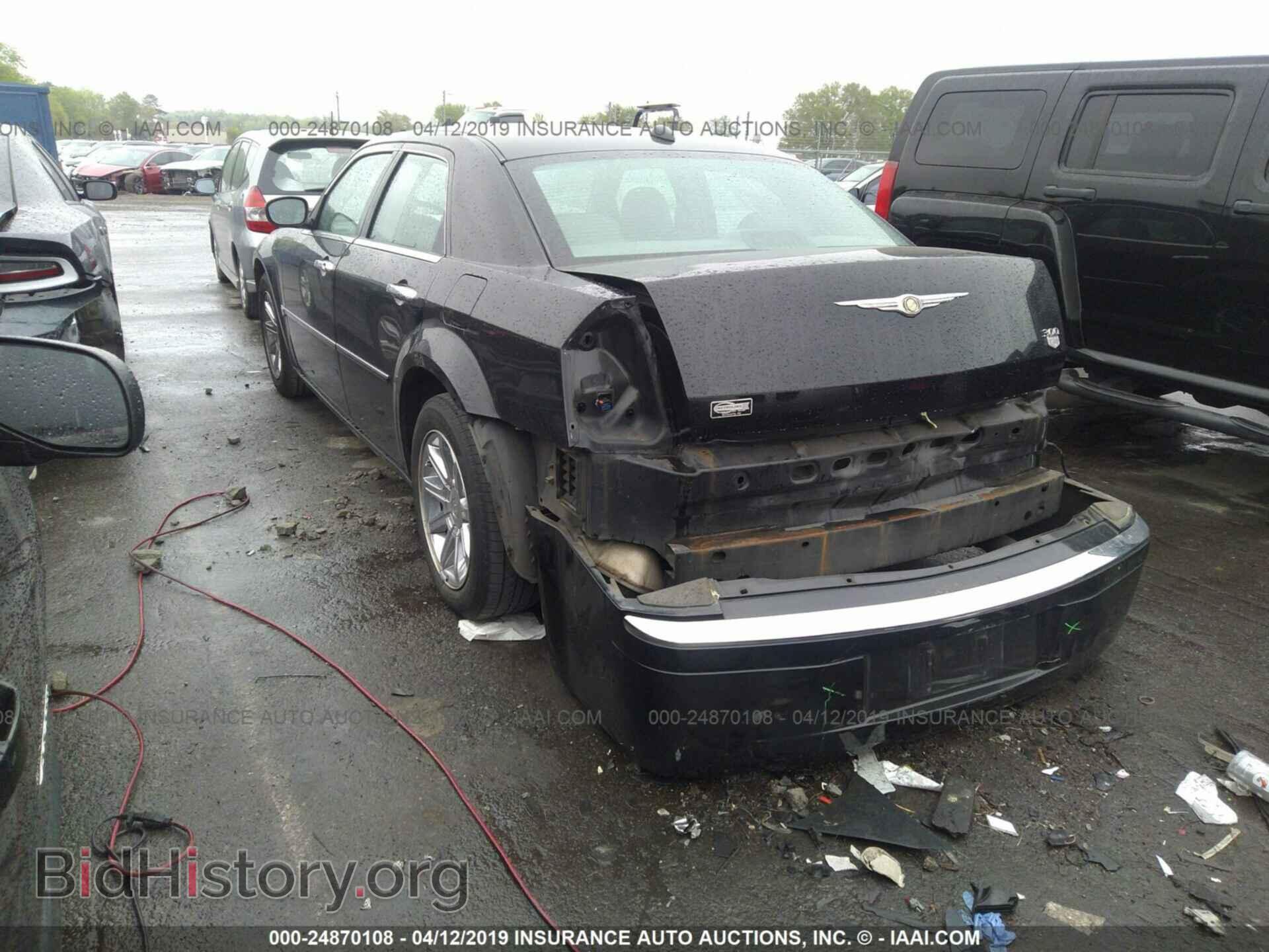 2005 CHRYSLER 300C - VIN: 2C3JA63H45H674195 - Фото 3