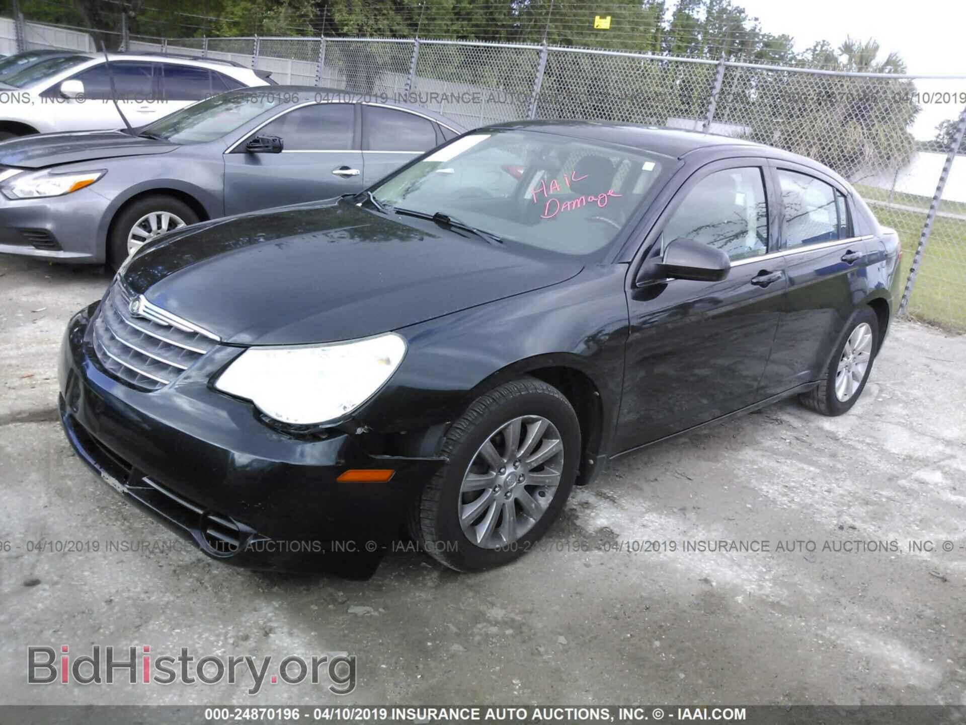 2010 CHRYSLER SEBRING - VIN: 1C3CC5FB2AN162828 - Фото 2