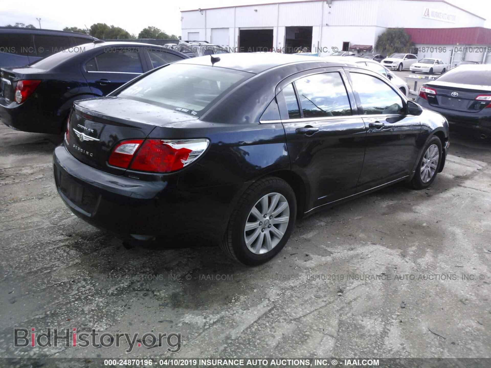 2010 CHRYSLER SEBRING - VIN: 1C3CC5FB2AN162828 - Фото 4