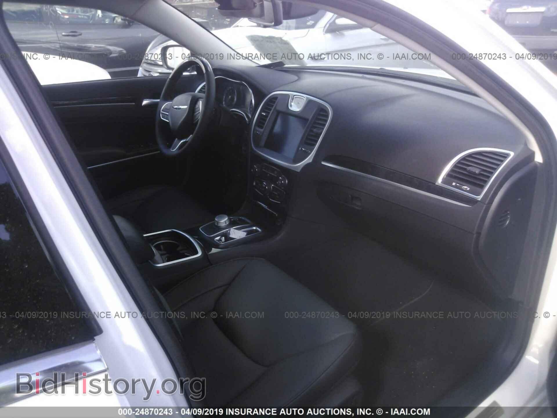 2019 CHRYSLER 300 - VIN: 2C3CCAKG9KH586527 - Фото 5