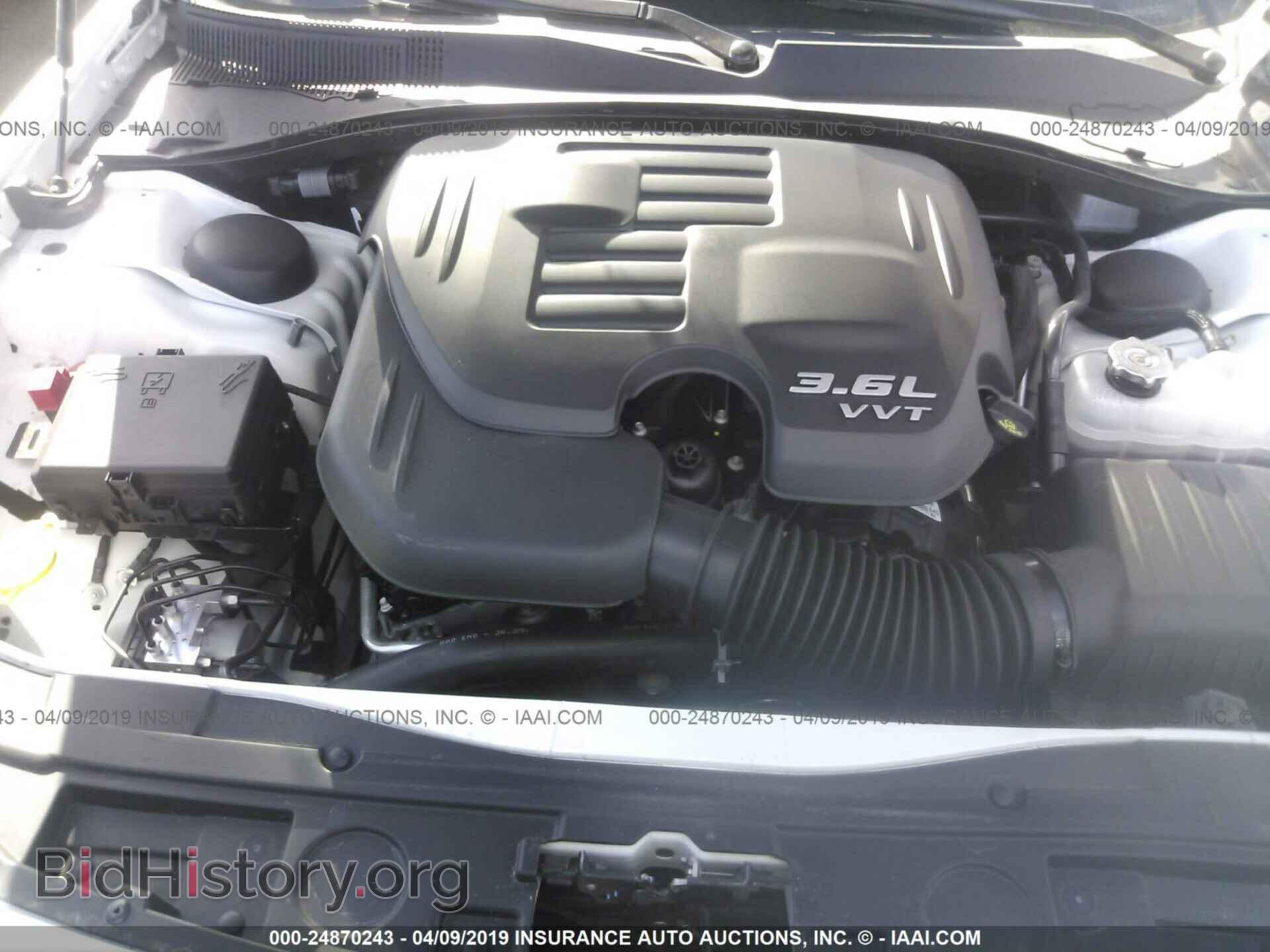 2019 CHRYSLER 300 - VIN: 2C3CCAKG9KH586527 - Фото 10