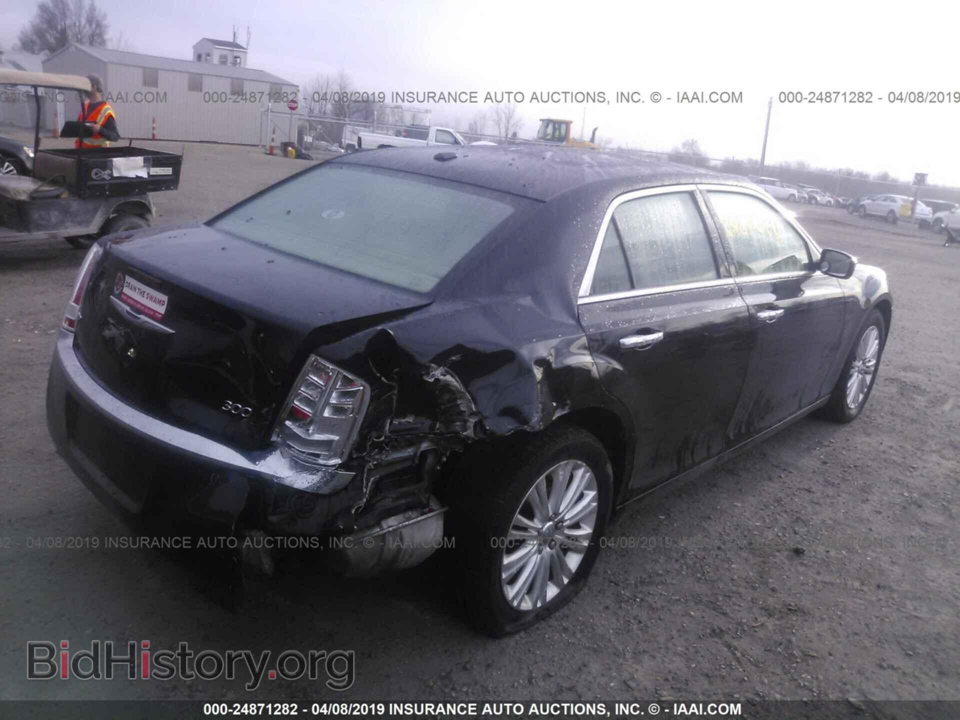 2014 CHRYSLER 300C - VIN: 2C3CCAKG3EH212970 - Фото 4