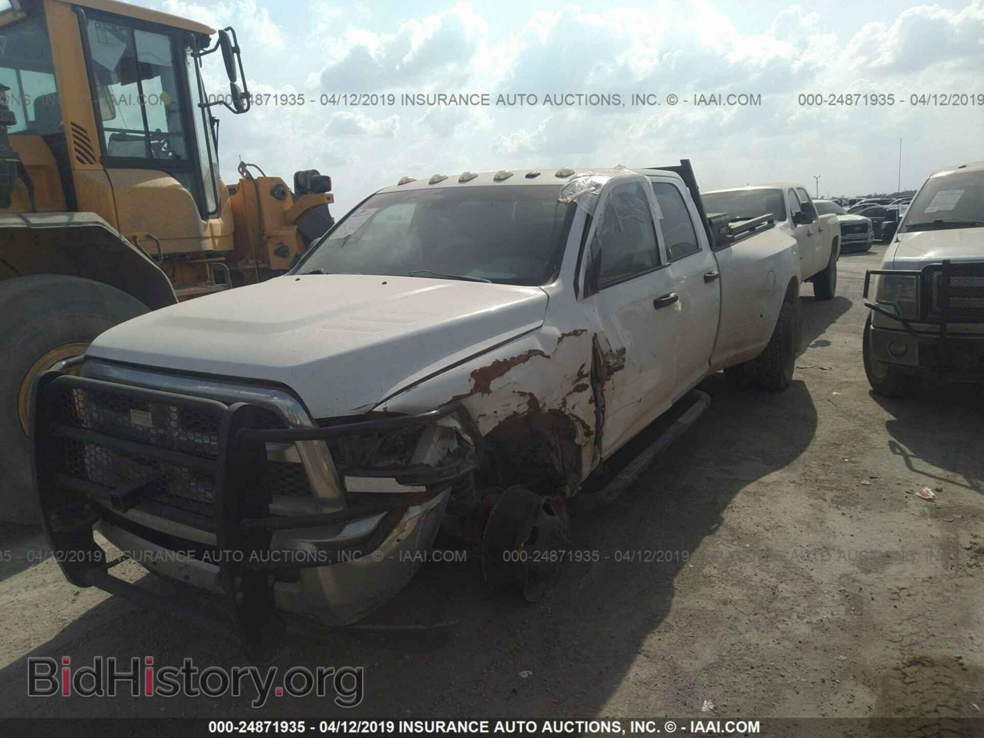 2014 RAM 3500 - VIN: 3C63RRGL3EG229483 - Photo 2