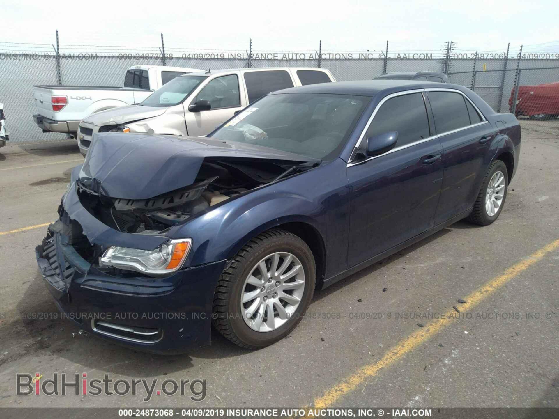 2014 CHRYSLER 300 - VIN: 2C3CCAAG3EH378844 - Фото 2