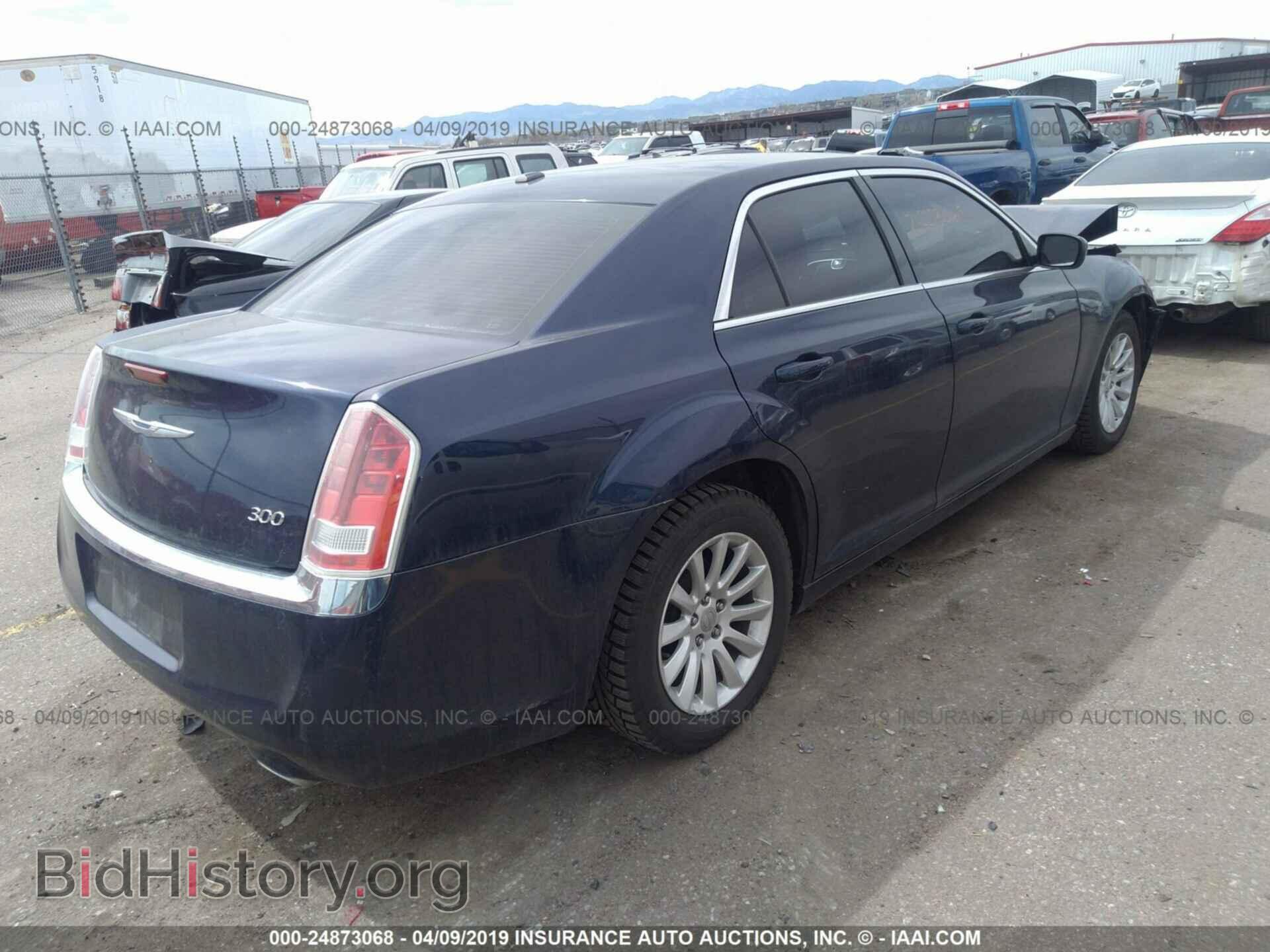 2014 CHRYSLER 300 - VIN: 2C3CCAAG3EH378844 - Фото 4