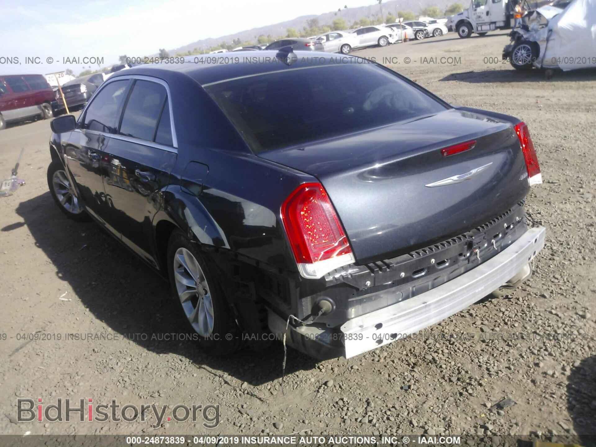 2016 CHRYSLER 300 - VIN: 2C3CCAAG3GH243270 - Фото 3