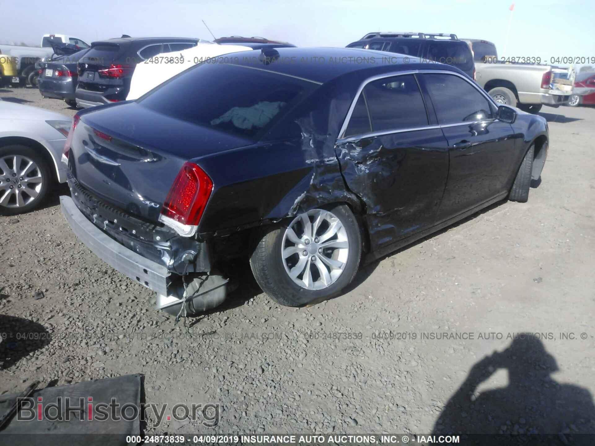 2016 CHRYSLER 300 - VIN: 2C3CCAAG3GH243270 - Фото 4