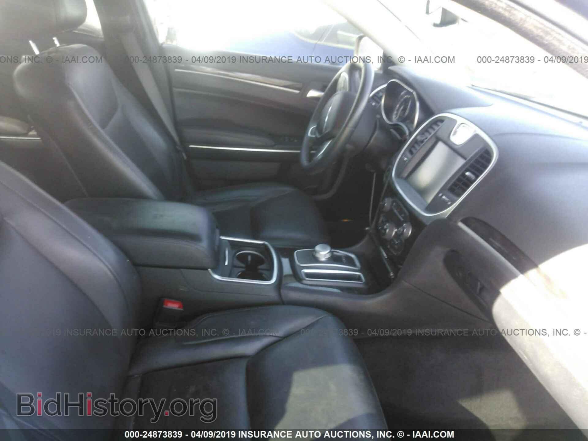 2016 CHRYSLER 300 - VIN: 2C3CCAAG3GH243270 - Фото 5