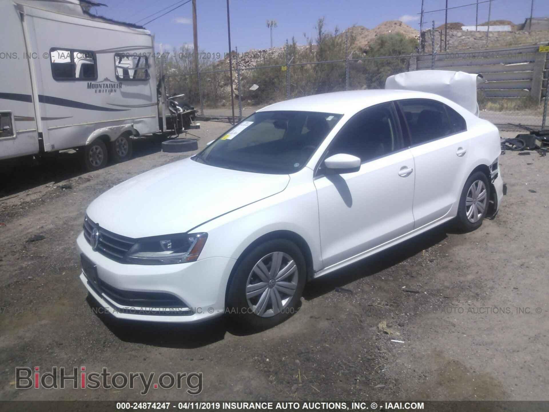 2017 VOLKSWAGEN JETTA - VIN: 3VW2B7AJXHM414850 - Фото 2