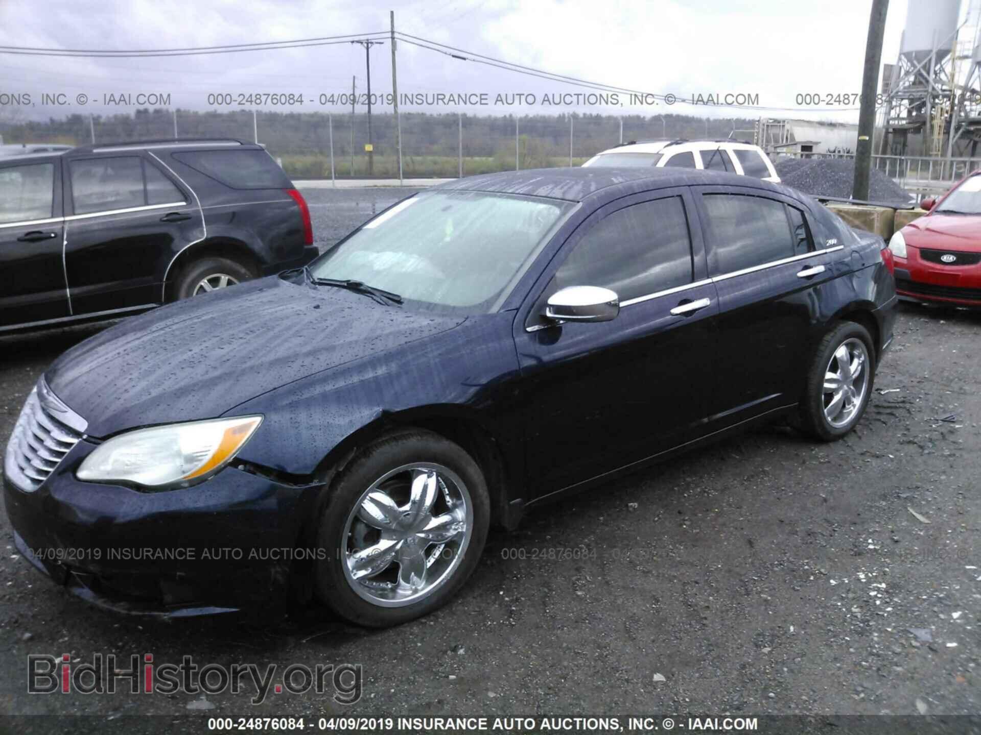 2011 CHRYSLER 200 - VIN: 1C3BC2FG7BN525471 - Photo 2