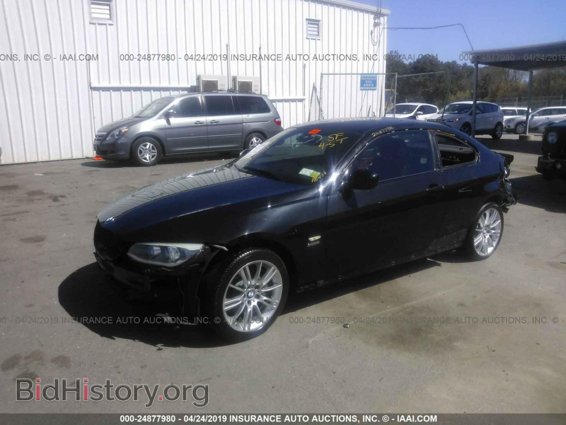 2013 BMW 335 - VIN: WBAKF9C57DE860020 - Фото 2