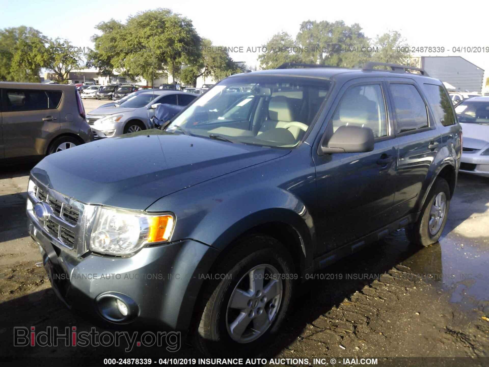 2011 FORD ESCAPE - VIN: 1FMCU0D77BKC25687 - Photo 2