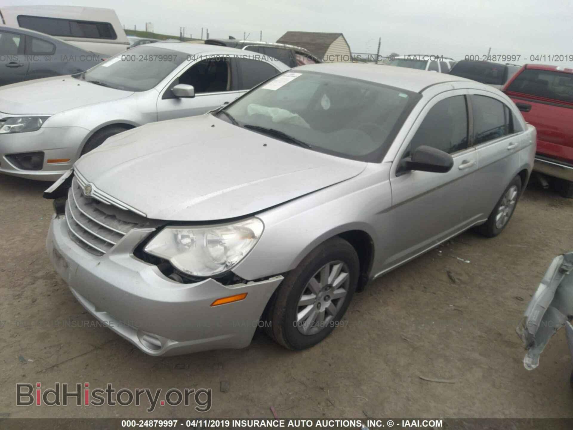 2010 CHRYSLER SEBRING - VIN: 1C3CC4FB9AN126662 - Фото 2