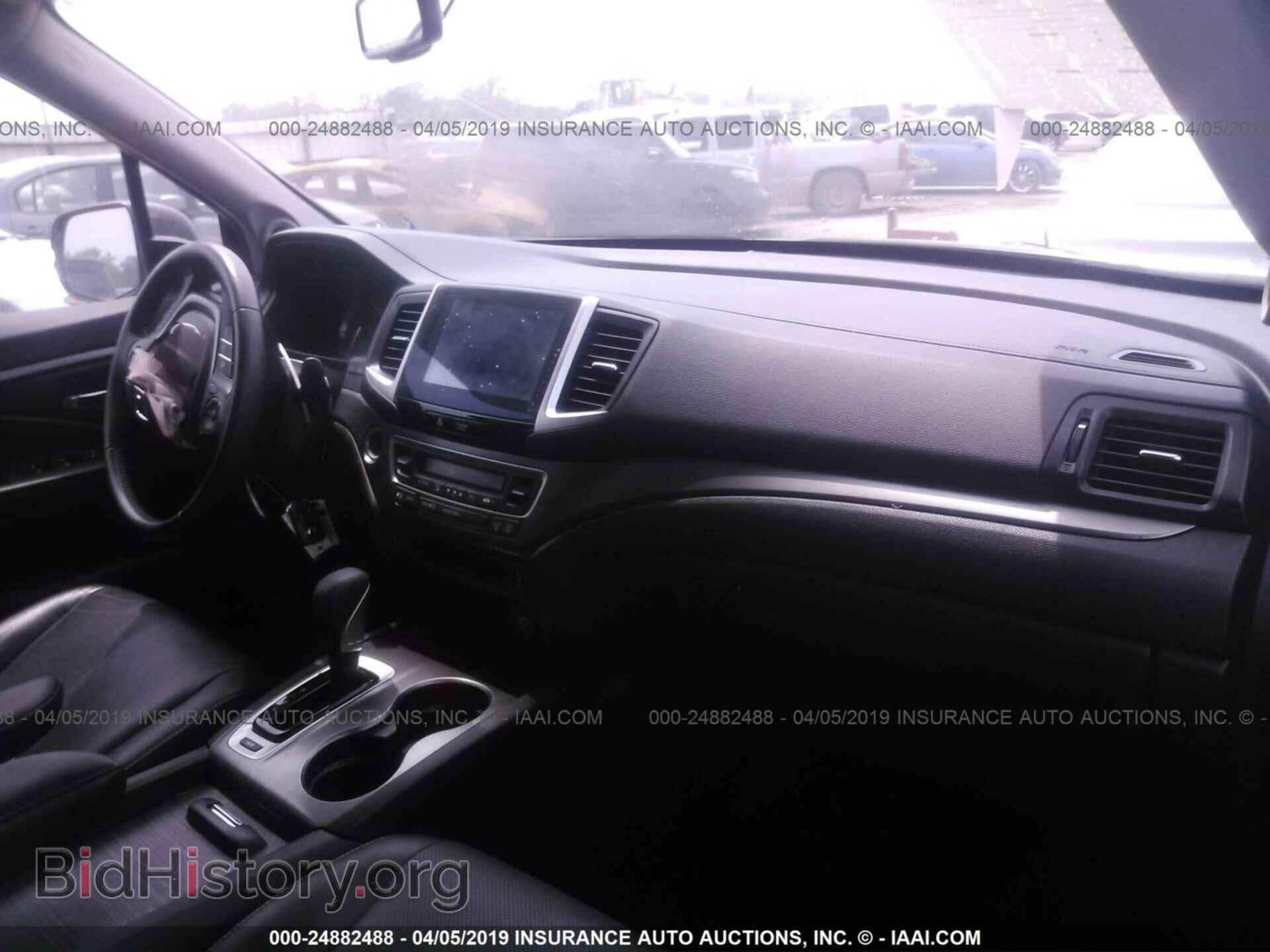 2017 Honda Ridgeline - VIN: 5FPYK2F68HB006010 - Photo 5