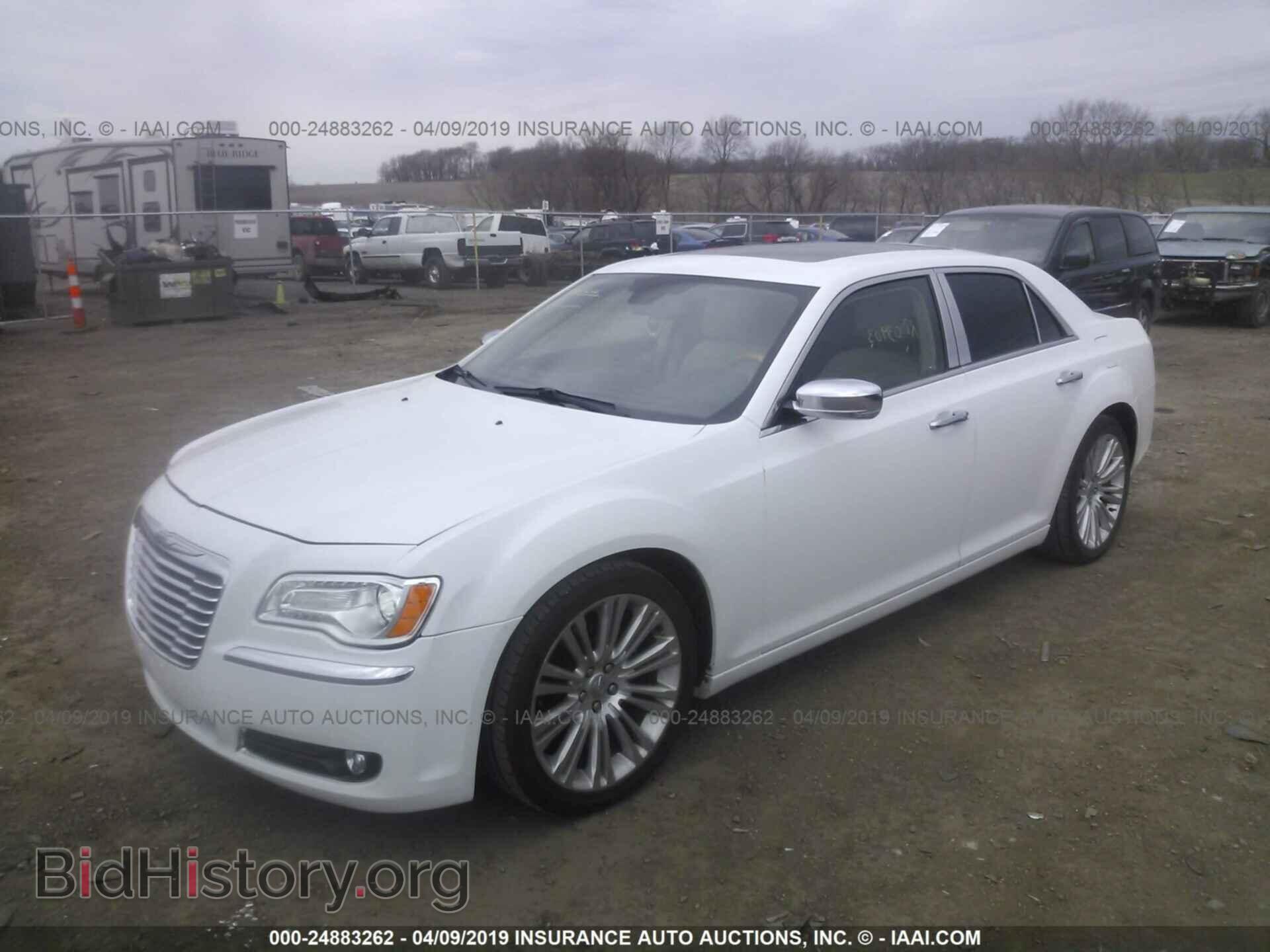2012 CHRYSLER 300 - VIN: 2C3CCACG1CH136998 - Фото 2