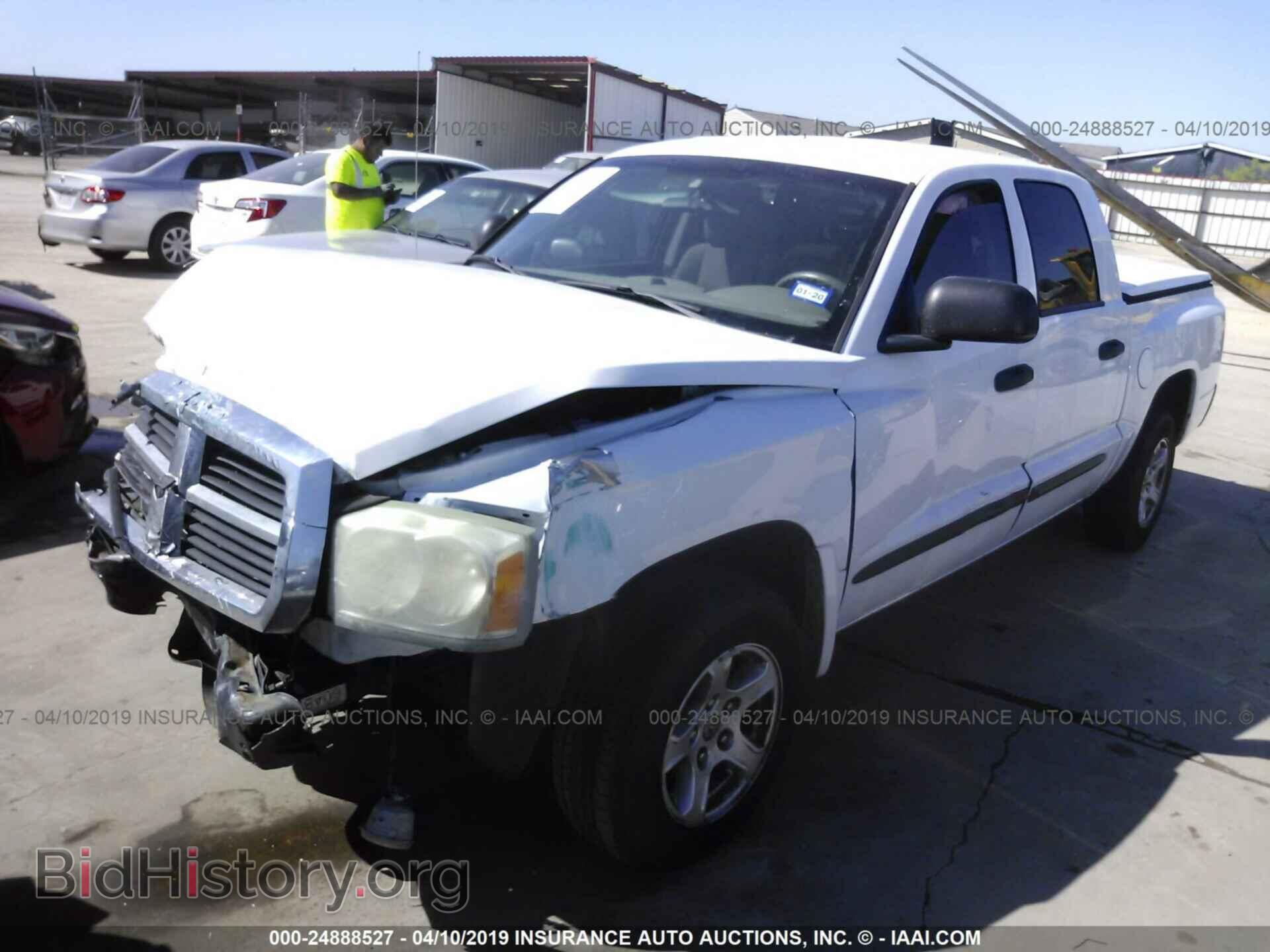 2005 DODGE DAKOTA - VIN: 1D7HE48N95S320902 - Фото 2