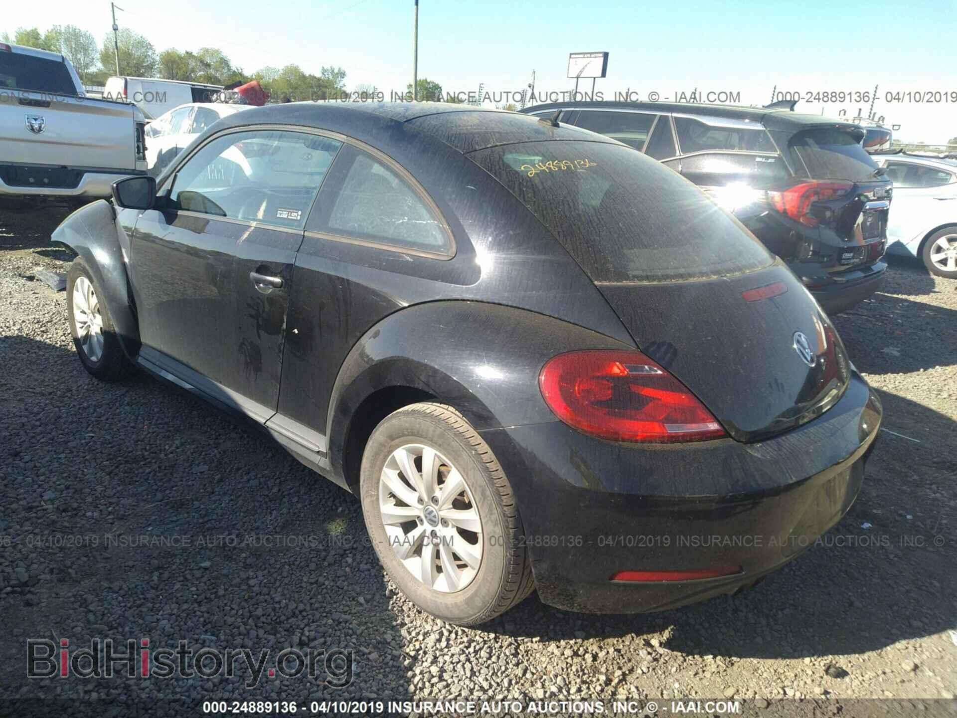 2013 VOLKSWAGEN BEETLE - VIN: 3VWFP7AT2DM690244 - Фото 3