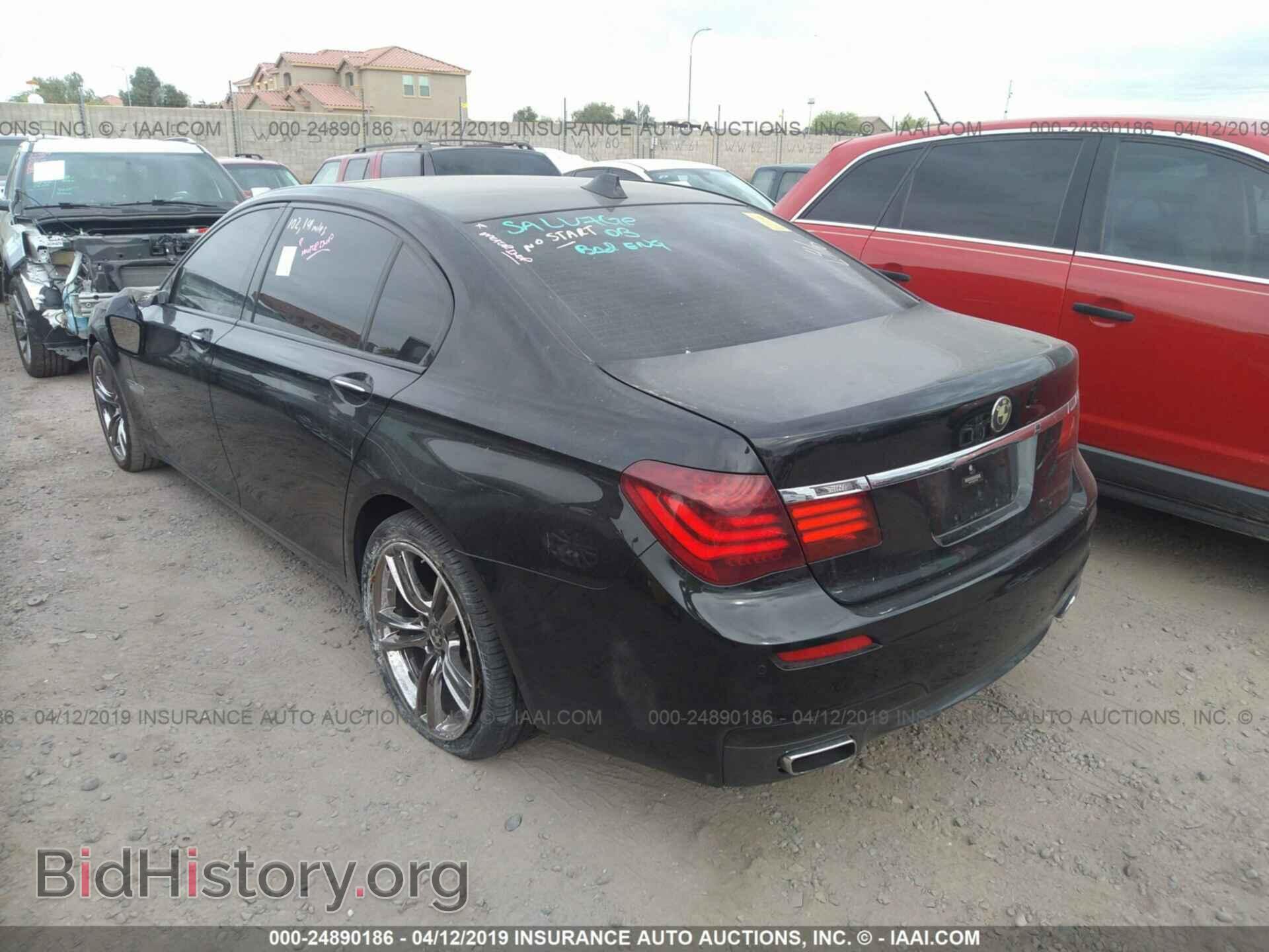 2013 BMW 740 - VIN: WBAYE4C58DDW22828 - Фото 3