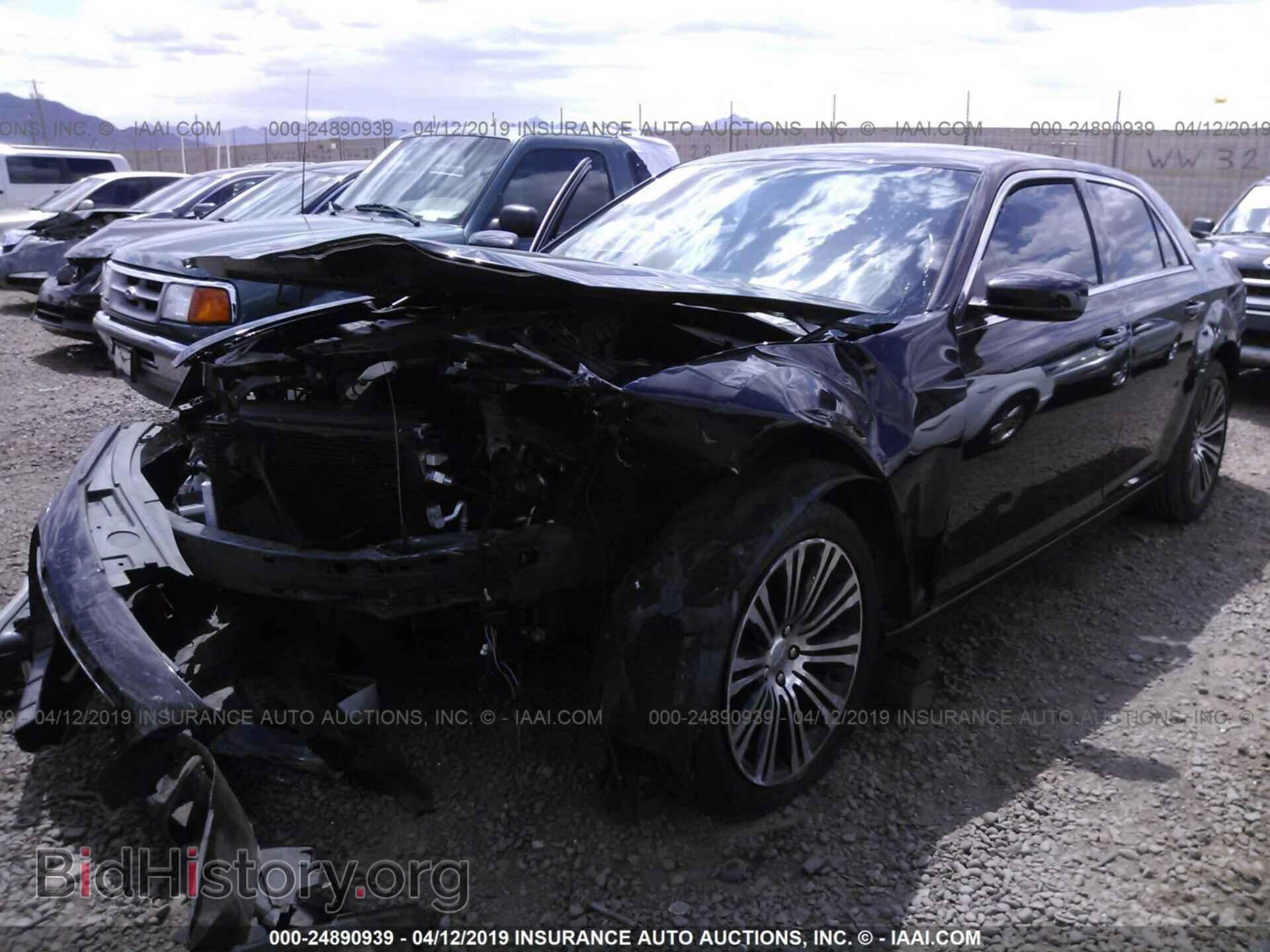 2013 CHRYSLER 300 - VIN: 2C3CCABG8DH644002 - Photo 2