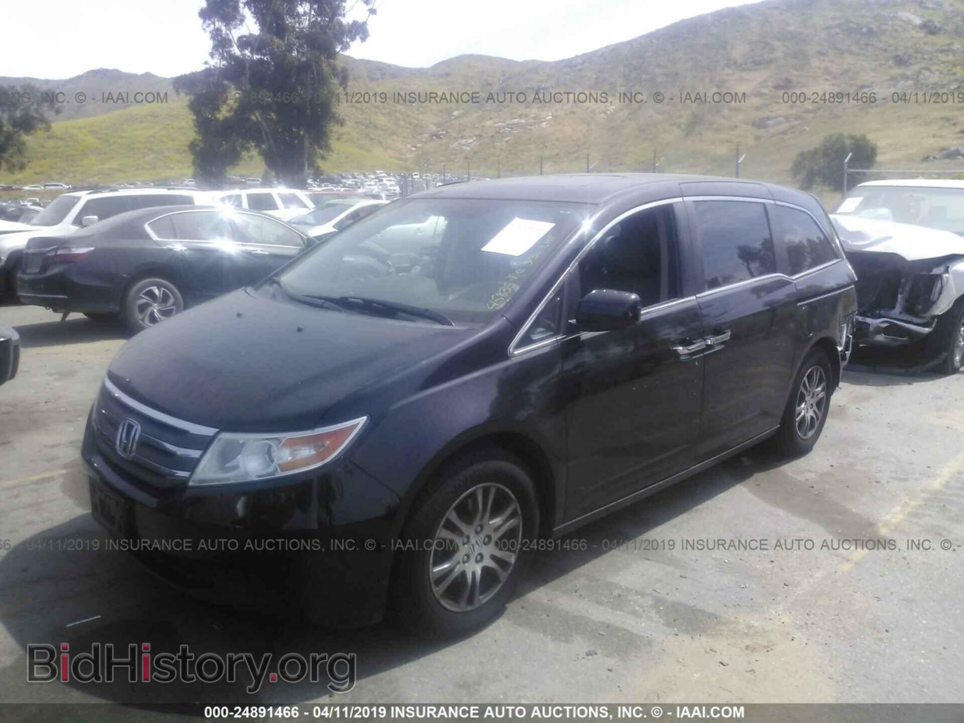 2013 Honda Odyssey - VIN: 5FNRL5H69DB054876 - Фото 2
