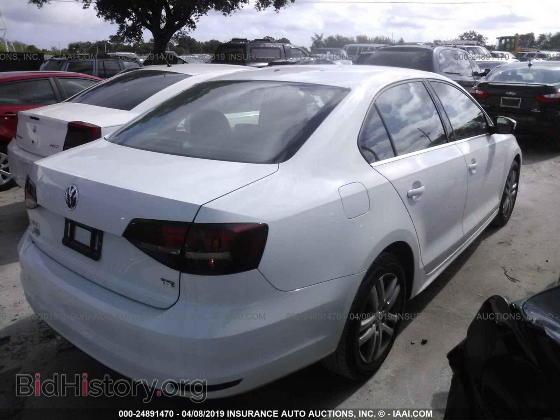2017 VOLKSWAGEN JETTA - VIN: 3VW2B7AJ4HM348876 - Photo 4