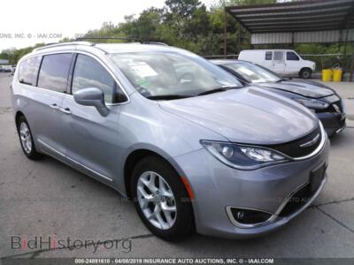 2018 Chrysler PACIFICA Touring L, silver — VIN 2C4RC1BG2JR204014, IAAI