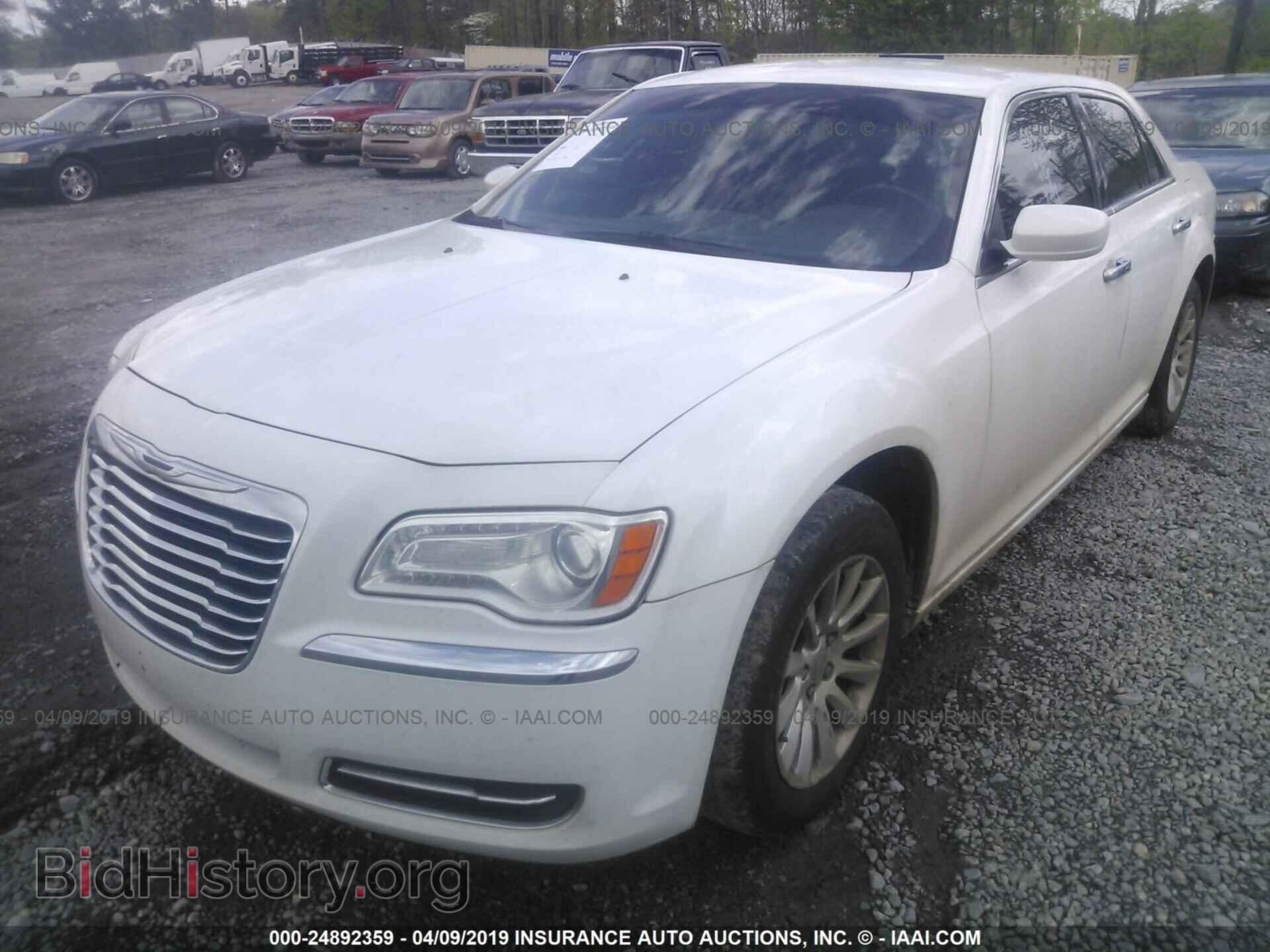 2011 CHRYSLER 300 - VIN: 2C3CA4CG3BH515913 - Фото 2