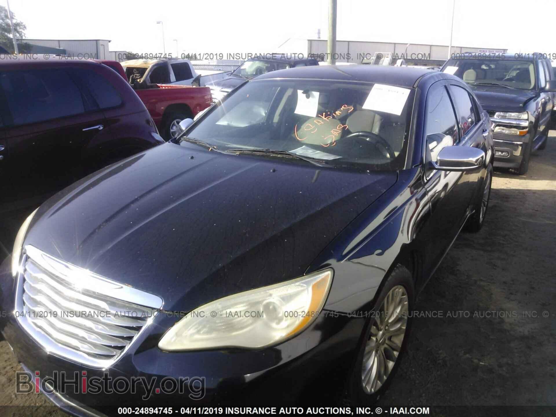 2011 CHRYSLER 200 - VIN: 1C3BC2FG2BN527600 - Фото 2