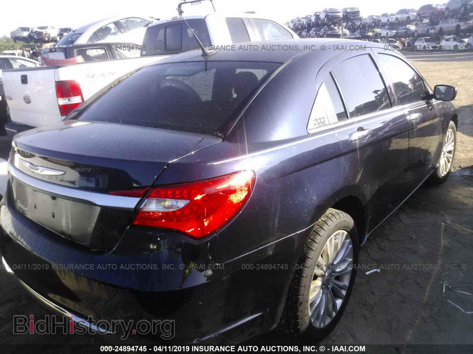 2011 CHRYSLER 200 - VIN: 1C3BC2FG2BN527600 - Фото 4