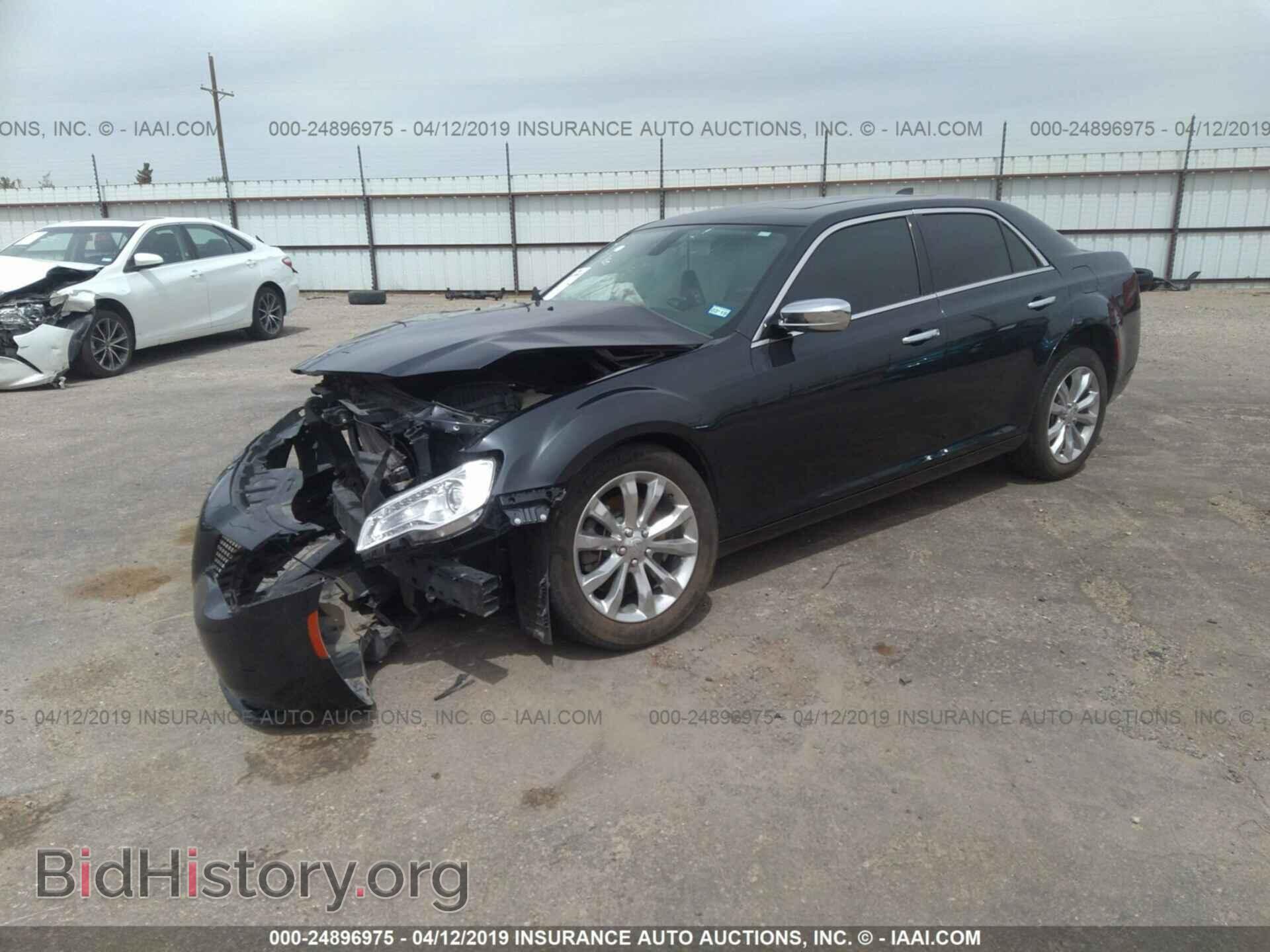 2017 CHRYSLER 300C - VIN: 2C3CCAKG2HH565527 - Фото 2