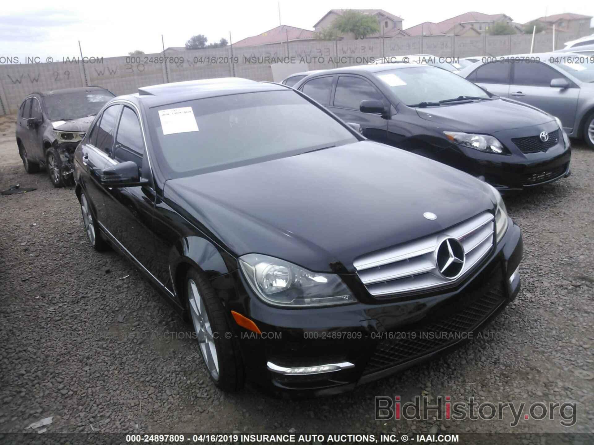 Photo WDDGF4HB5DR253526 - MERCEDES-BENZ C 2013