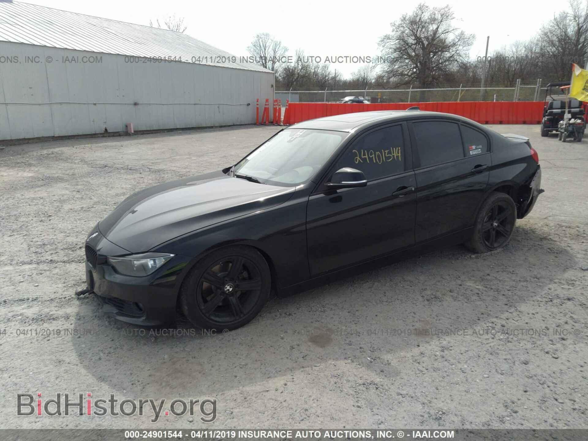 2015 BMW 328 - VIN: WBA3B3C54FJ984883 - Фото 2