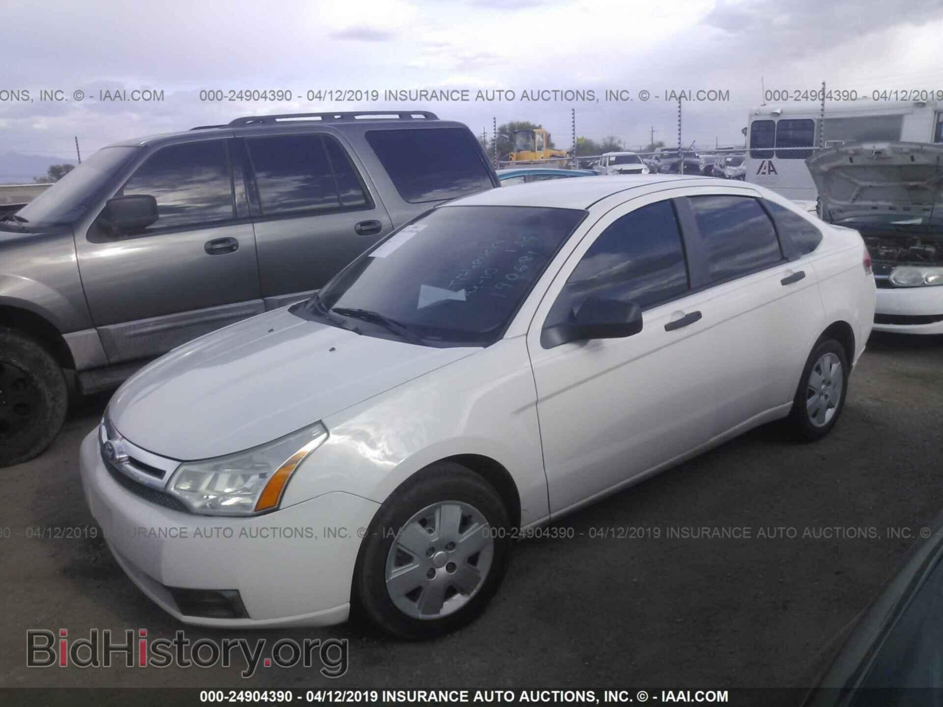 2011 FORD FOCUS - VIN: 1FAHP3EN7BW190681 - Фото 2