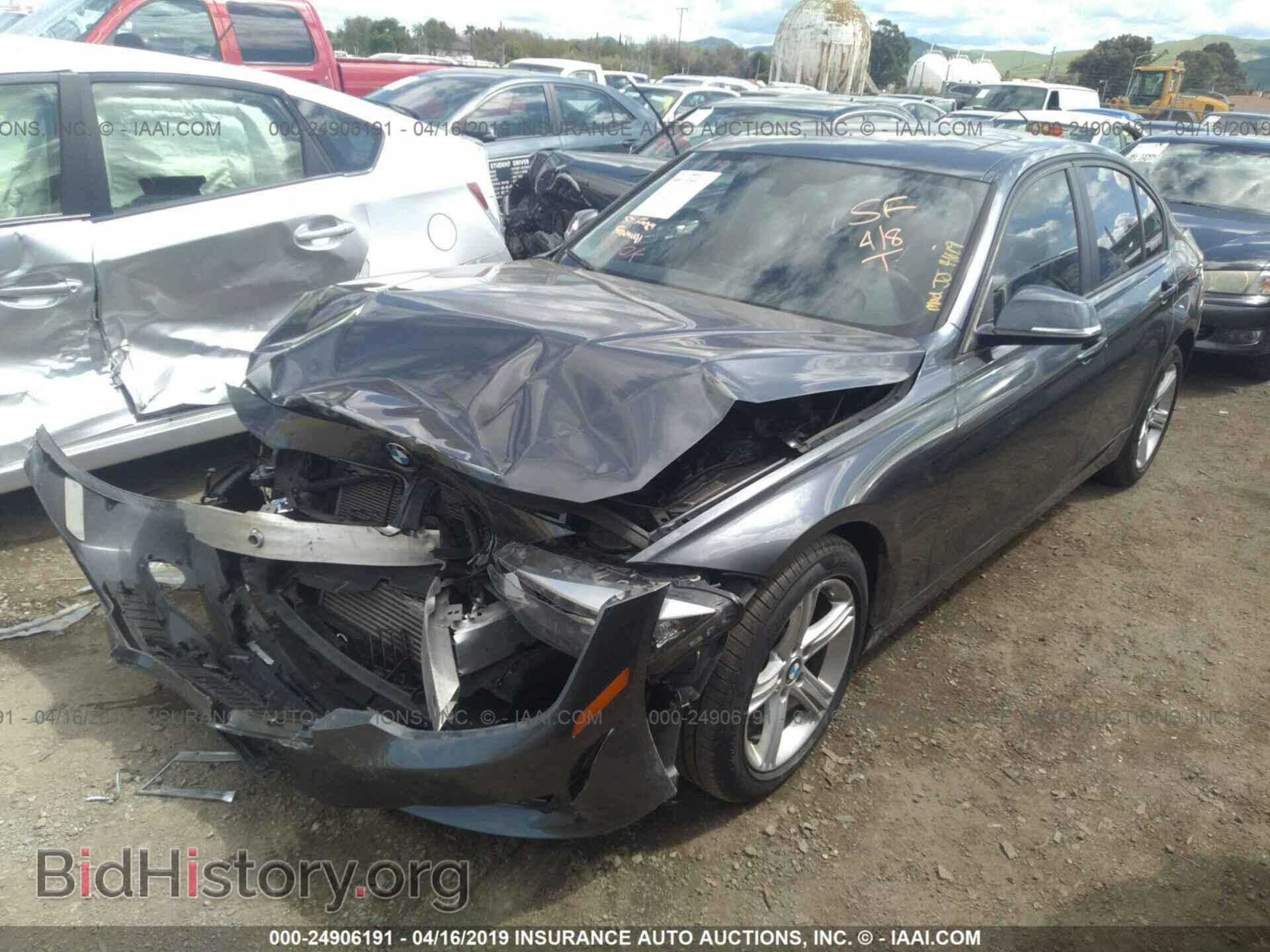 2013 BMW 328 - VIN: WBA3C1C58DF443577 - Фото 2