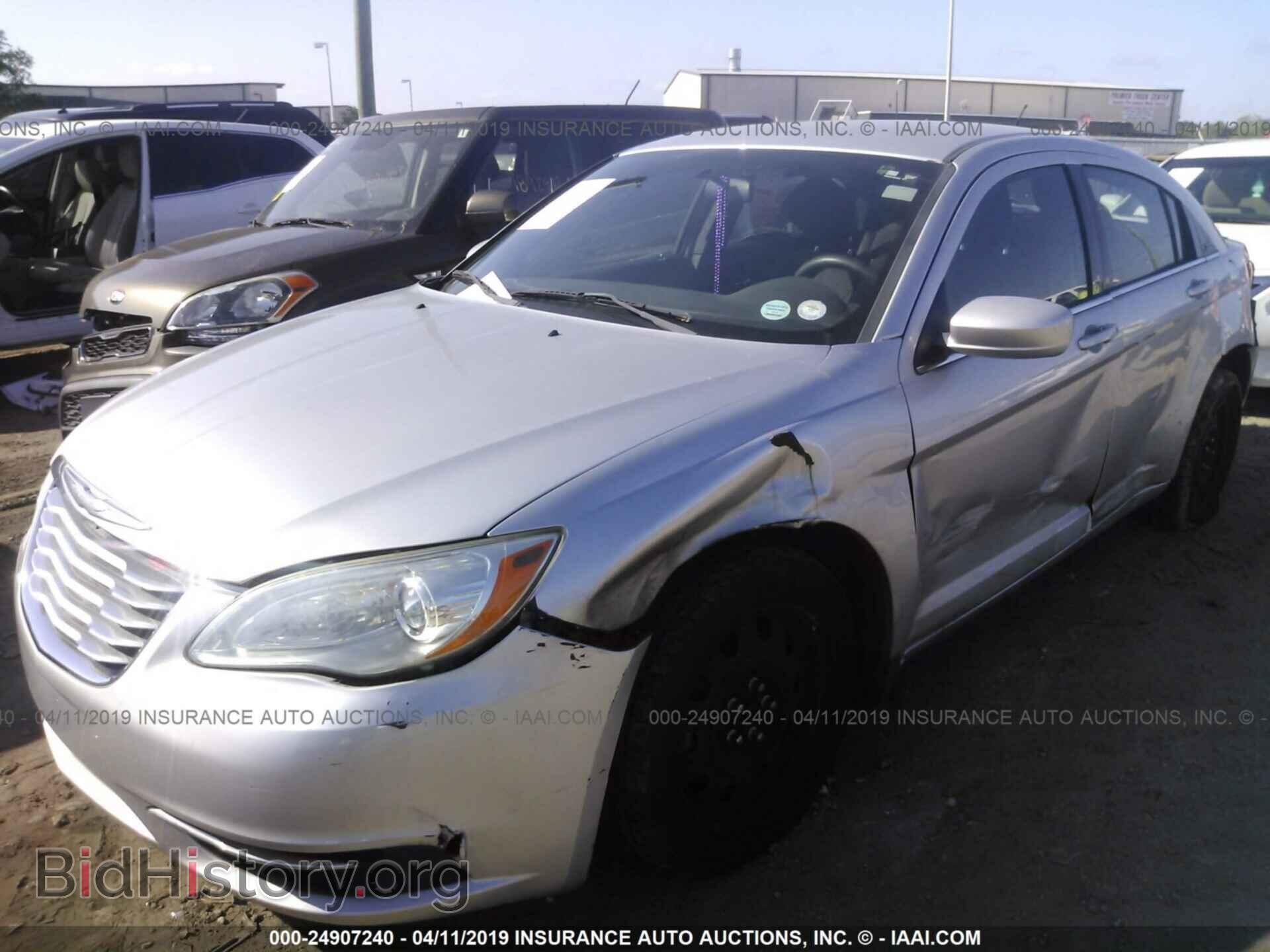 2012 CHRYSLER 200 - VIN: 1C3CCBAB8CN224032 - Фото 2