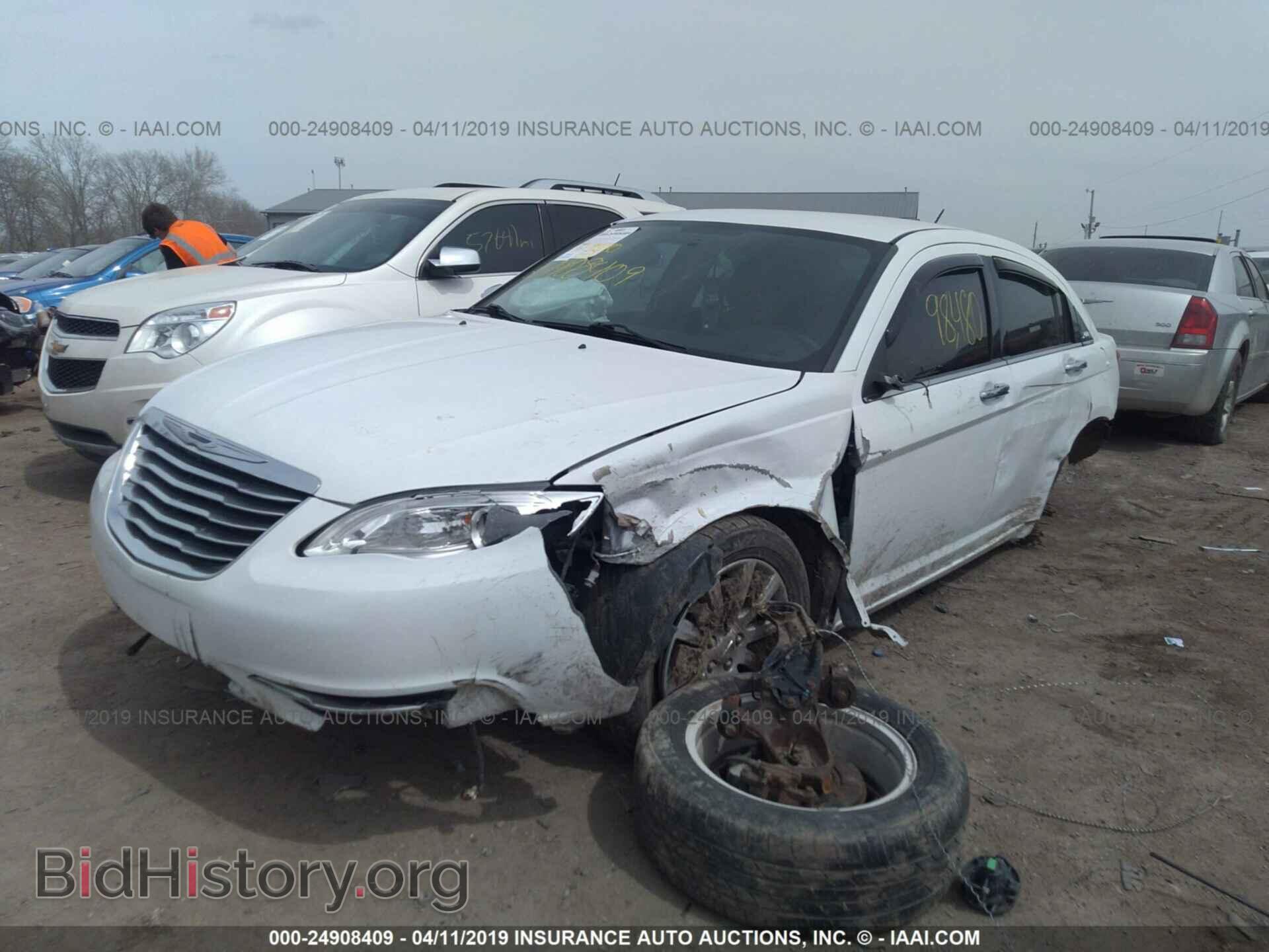 2013 CHRYSLER 200 - VIN: 1C3CCBCG7DN525904 - Photo 2