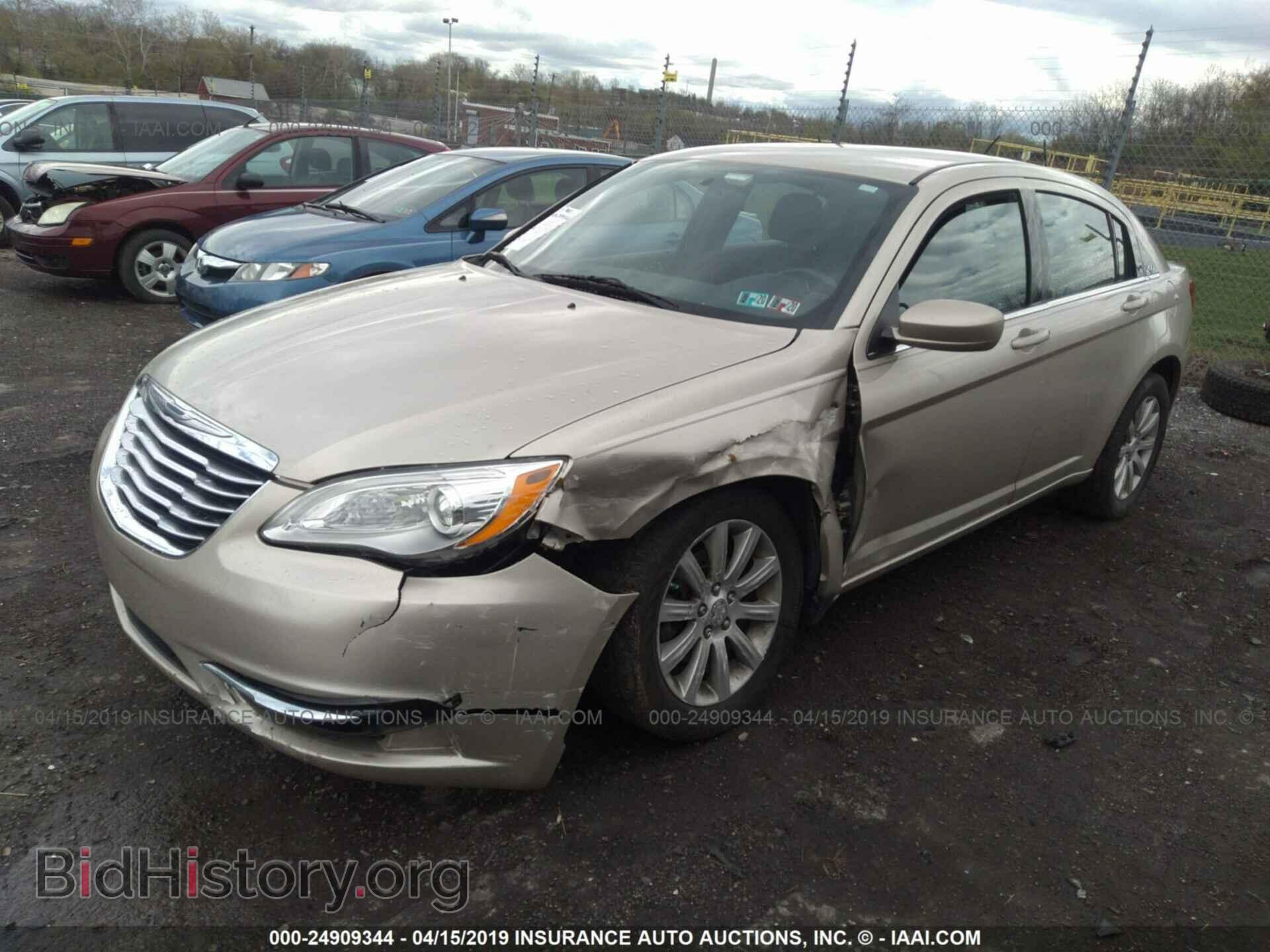 2013 CHRYSLER 200 - VIN: 1C3CCBBB7DN765038 - Photo 2