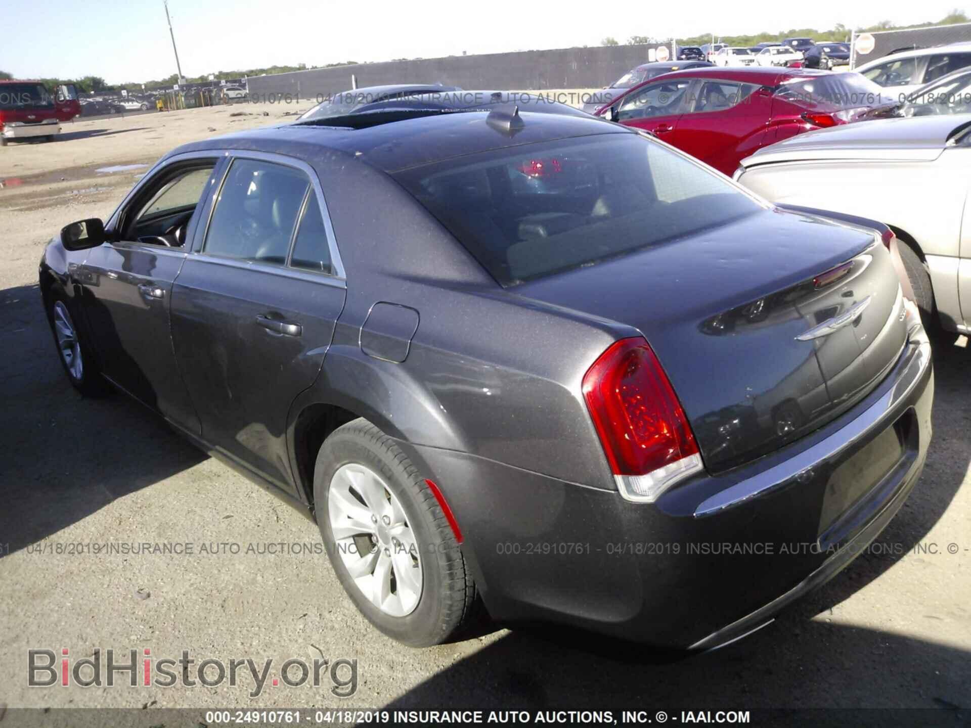 2015 CHRYSLER 300 - VIN: 2C3CCAAG4FH930790 - Фото 3