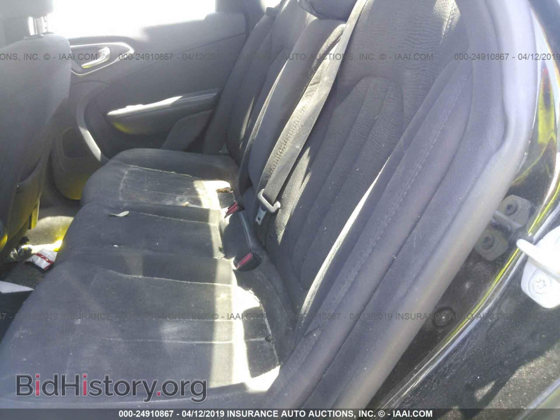 2016 CHRYSLER 200 - VIN: 1C3CCCAB2GN112032 - Photo 8